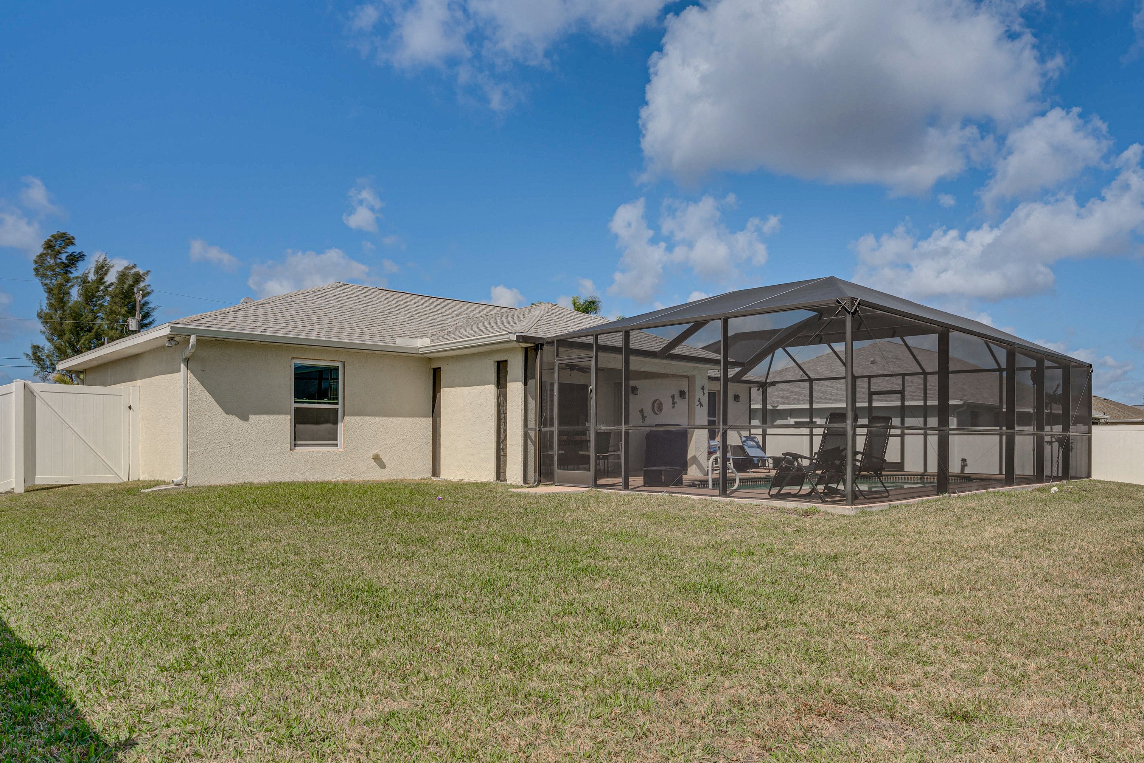 Screened-In Lanai | Private Yard