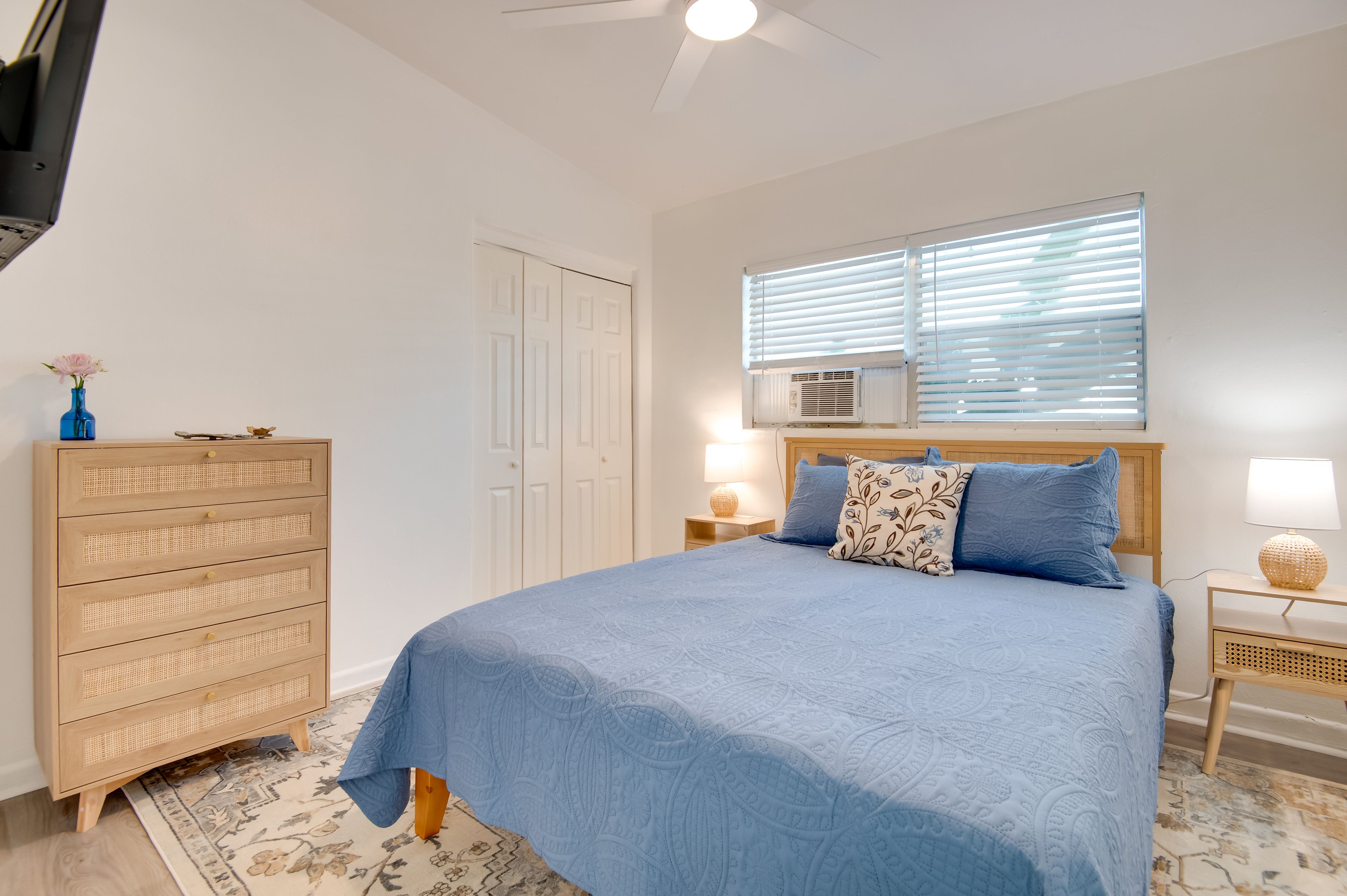 Bedroom 4 | Queen Bed