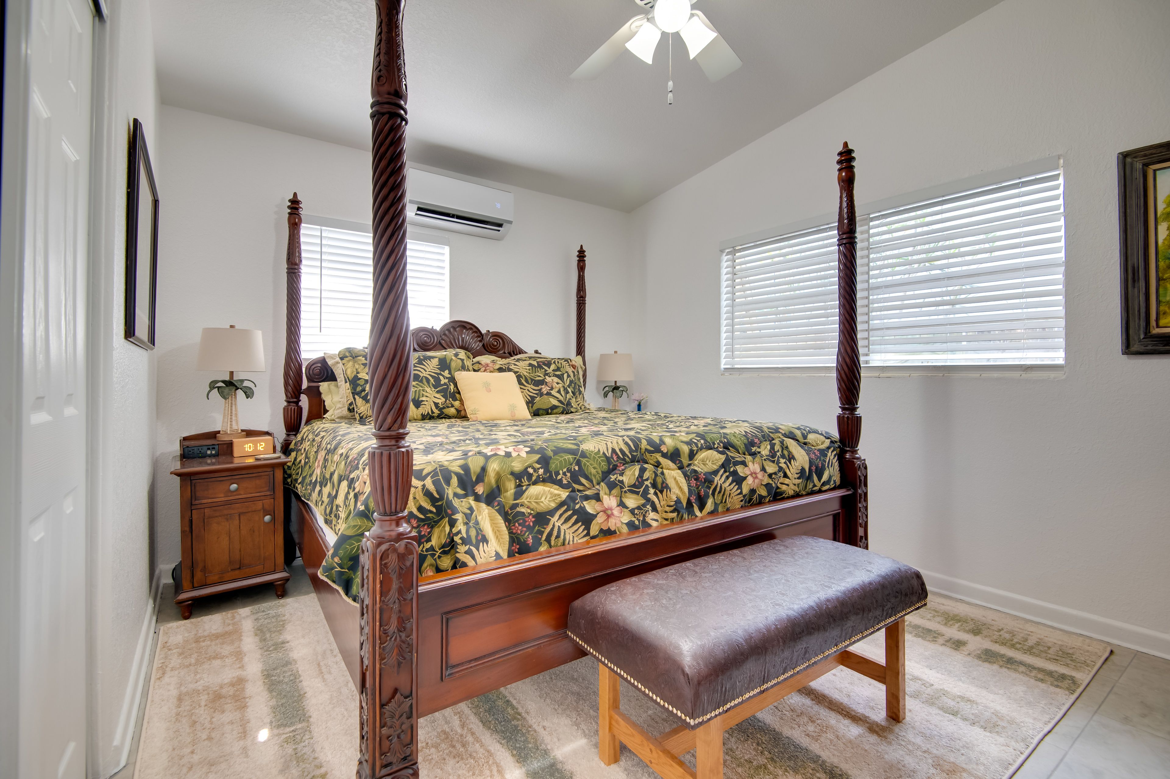 Bedroom 1 | King Bed