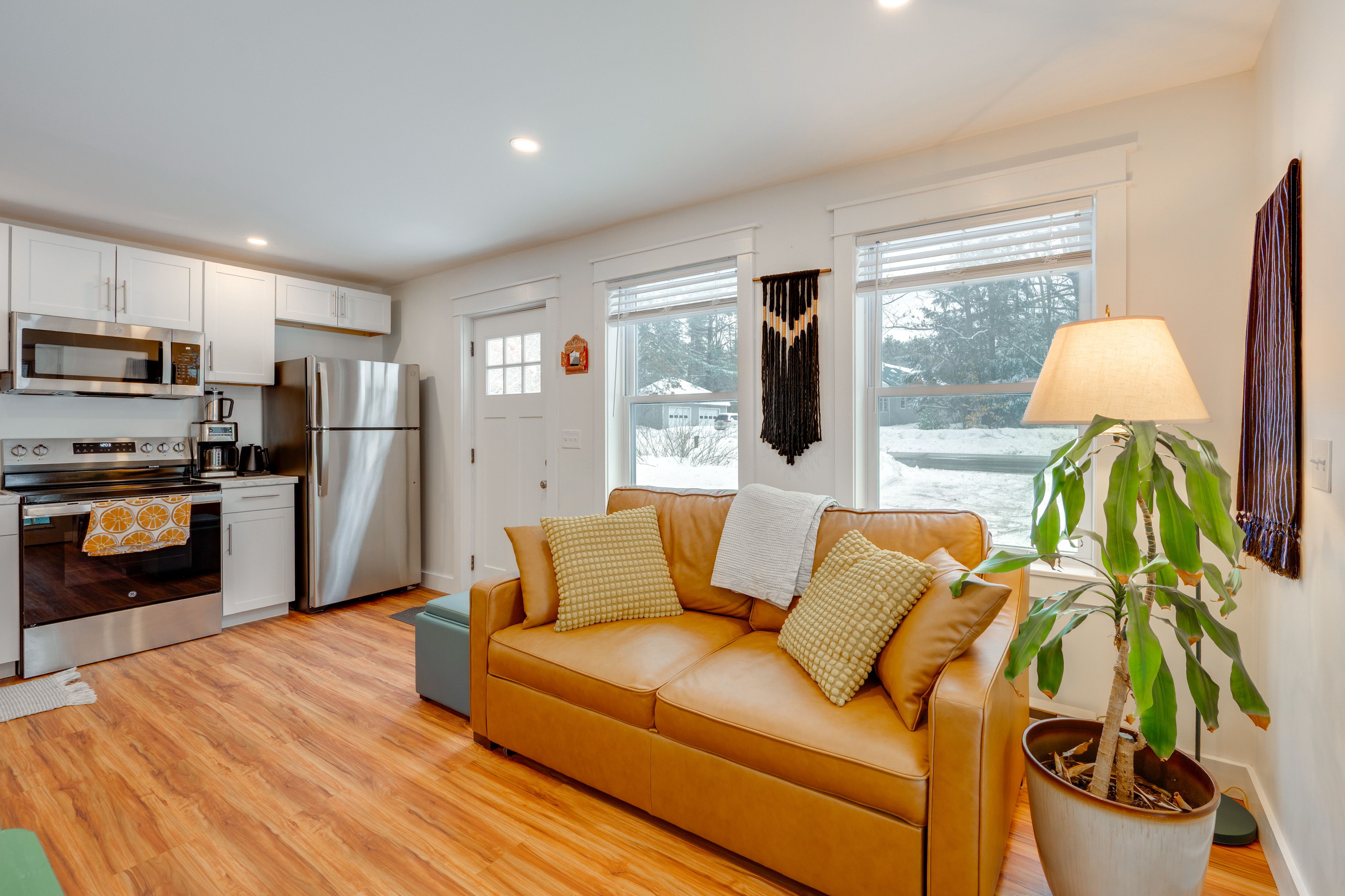 Plymouth Vacation Rental | 1BR | 1BA | 500 Sq Ft | 1 Step to Enter