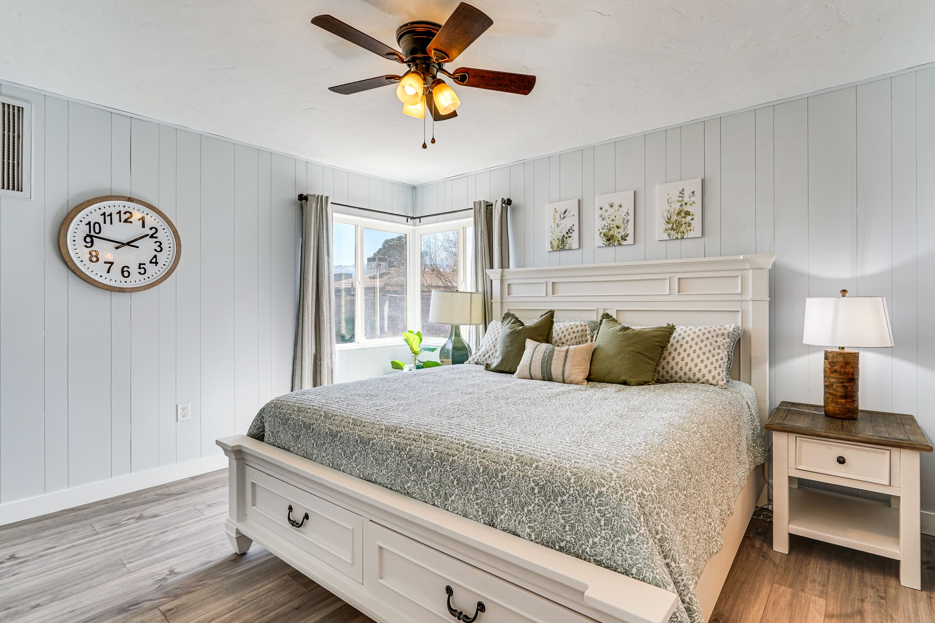 Bedroom 1 | King Bed