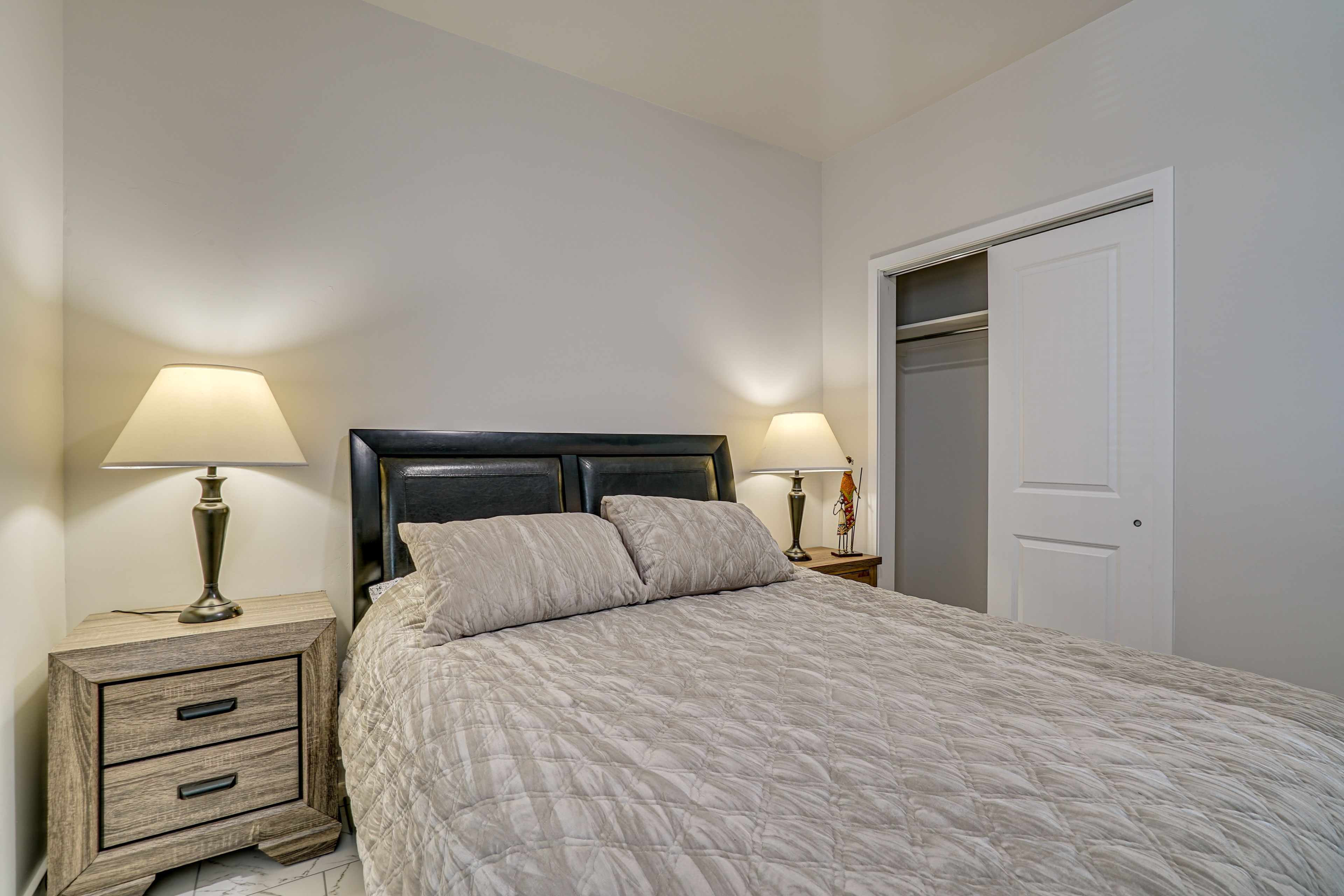 Bedroom 3 | Queen Bed