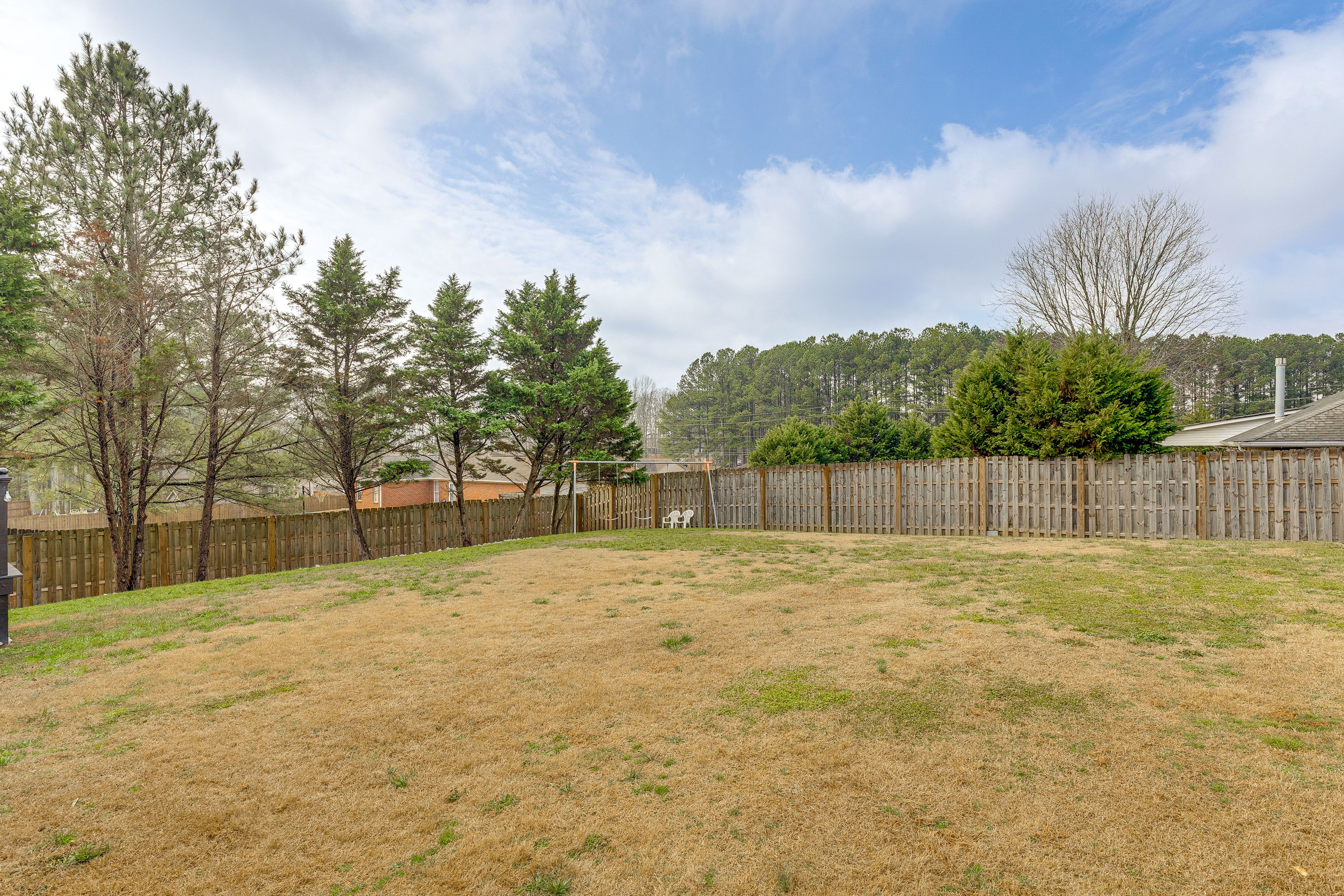 Fenced Yard | Outdoor Seating