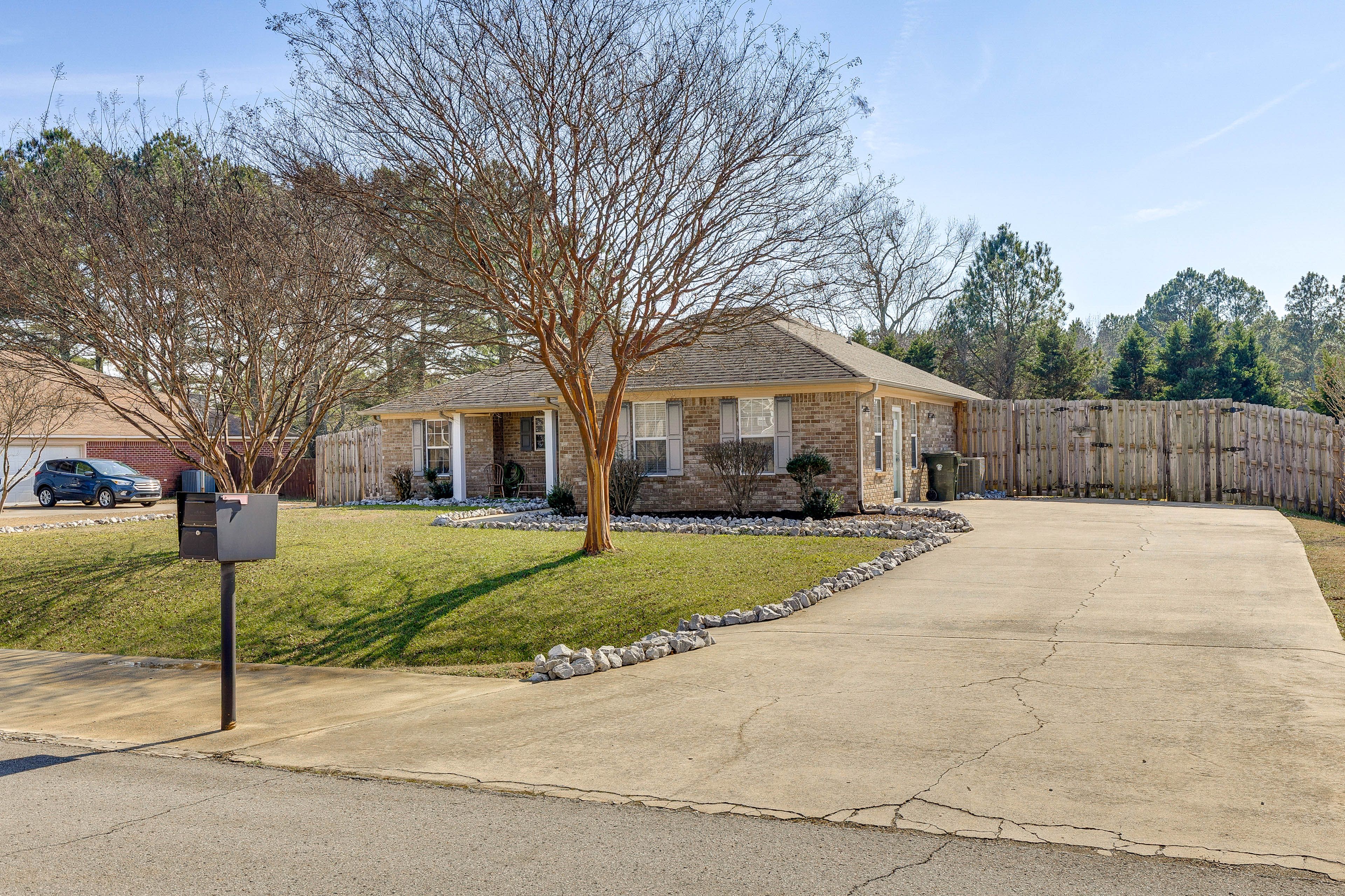 Exterior | Parking | Driveway (3 Vehicles)