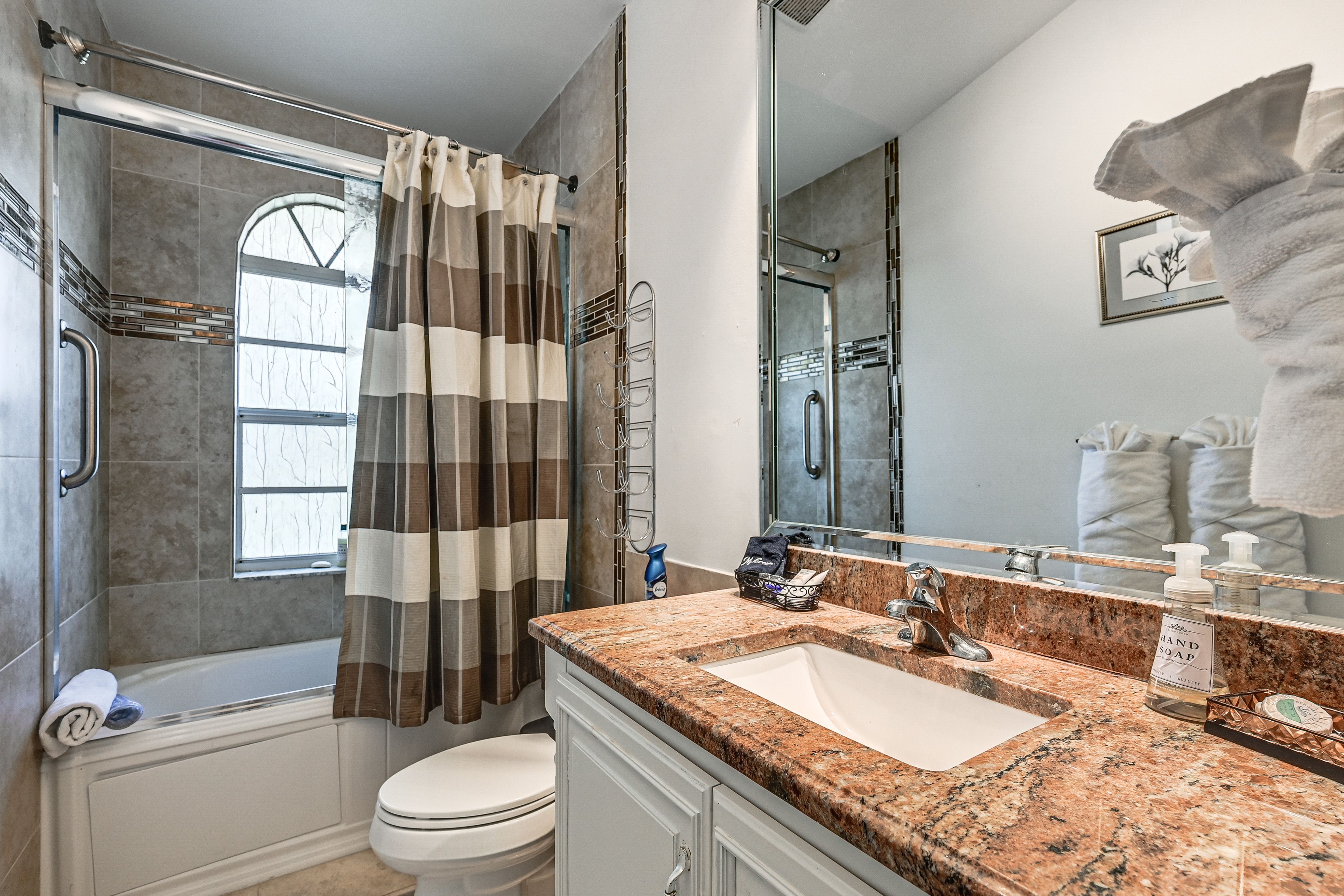 Full Bathroom | 1st Floor