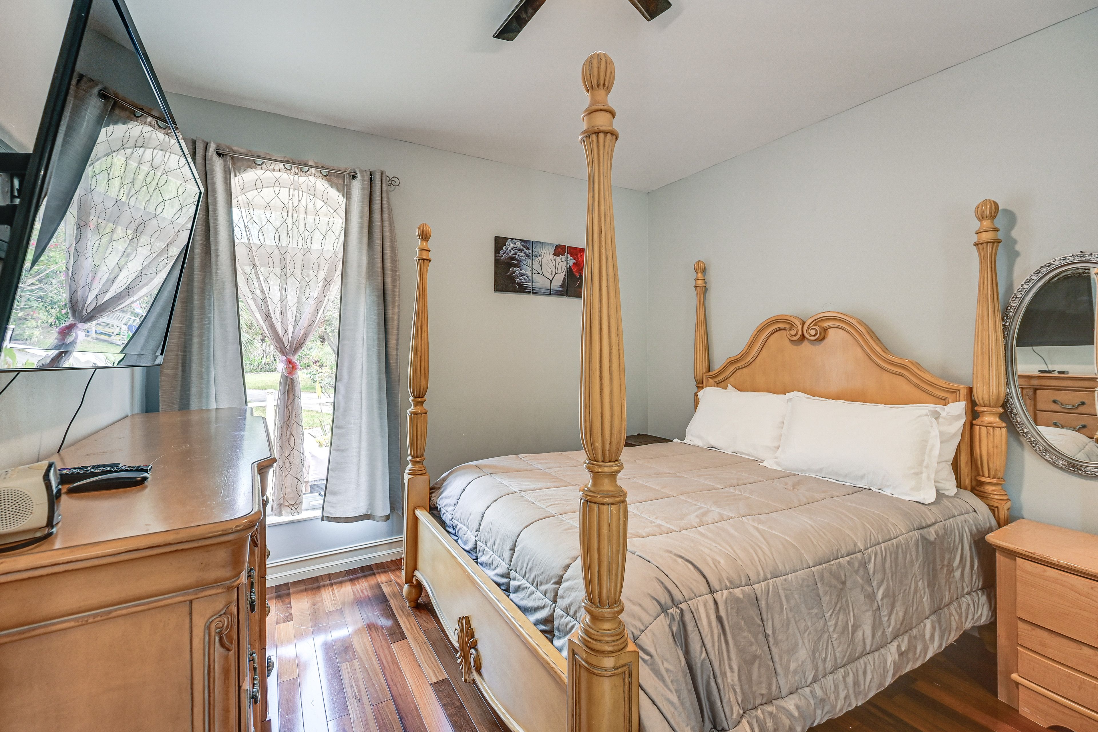 Bedroom 2 | Queen Bed | 1st Floor