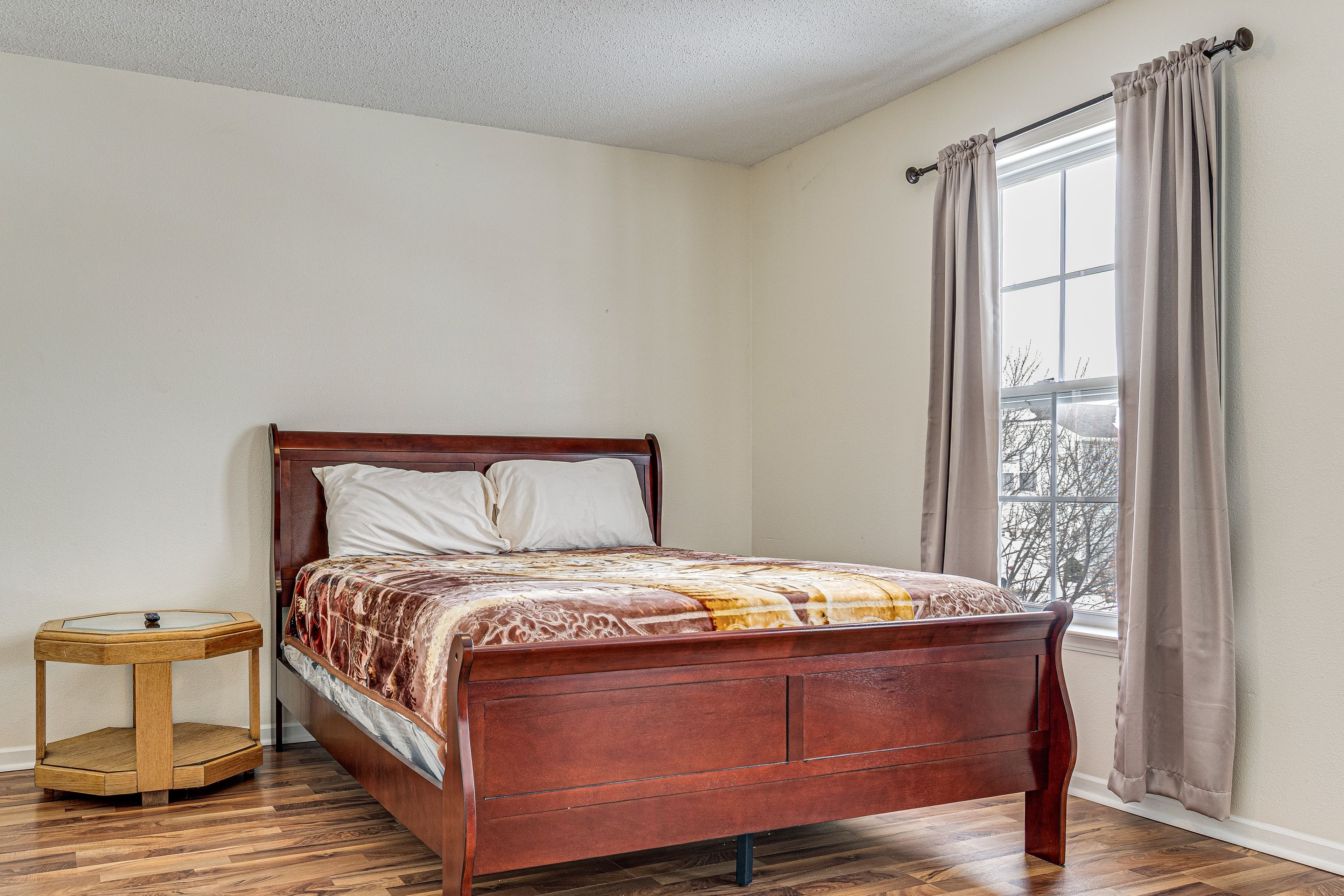 Bedroom 2 | Queen Bed | 2nd Floor