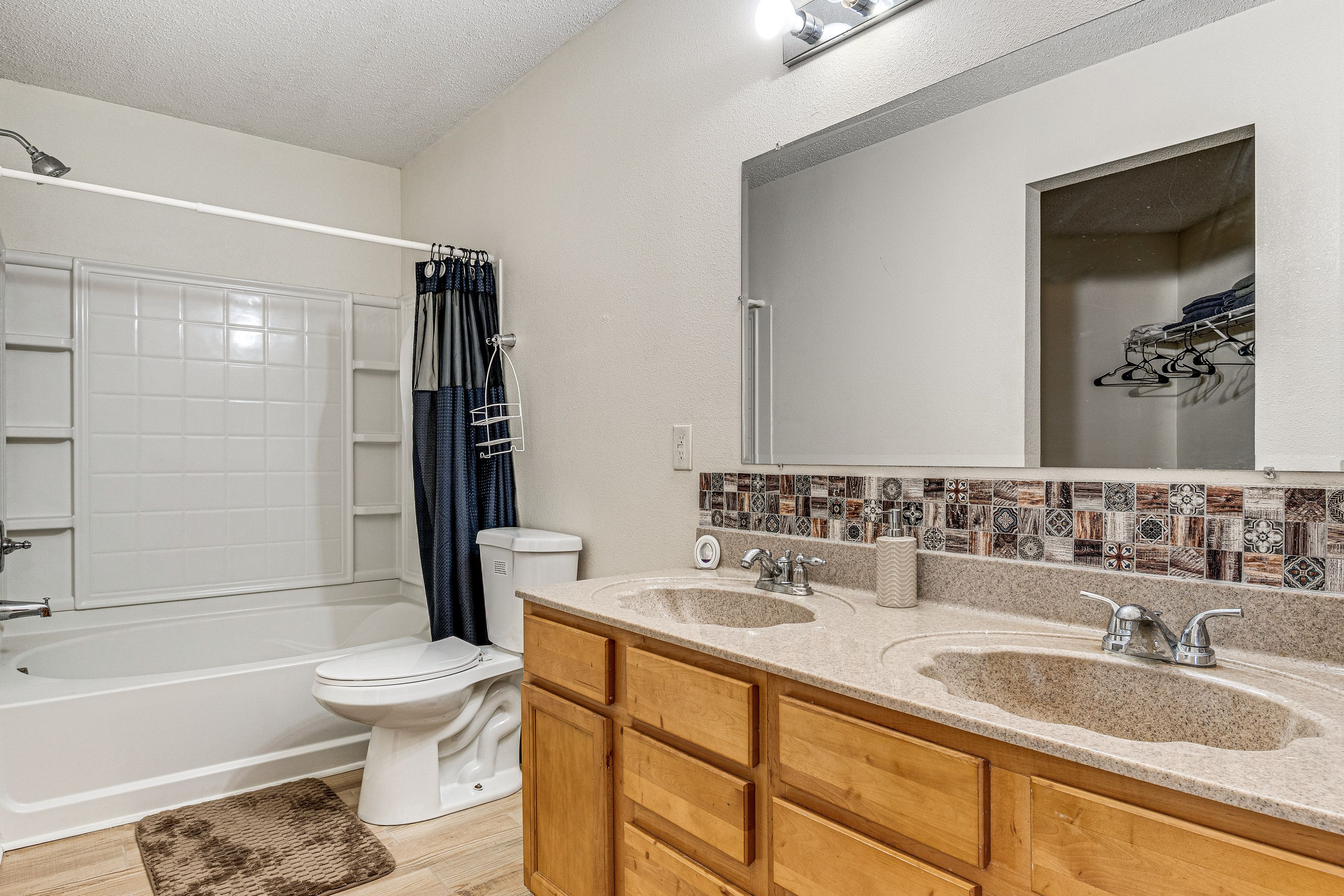 Full Bath | 2nd Floor