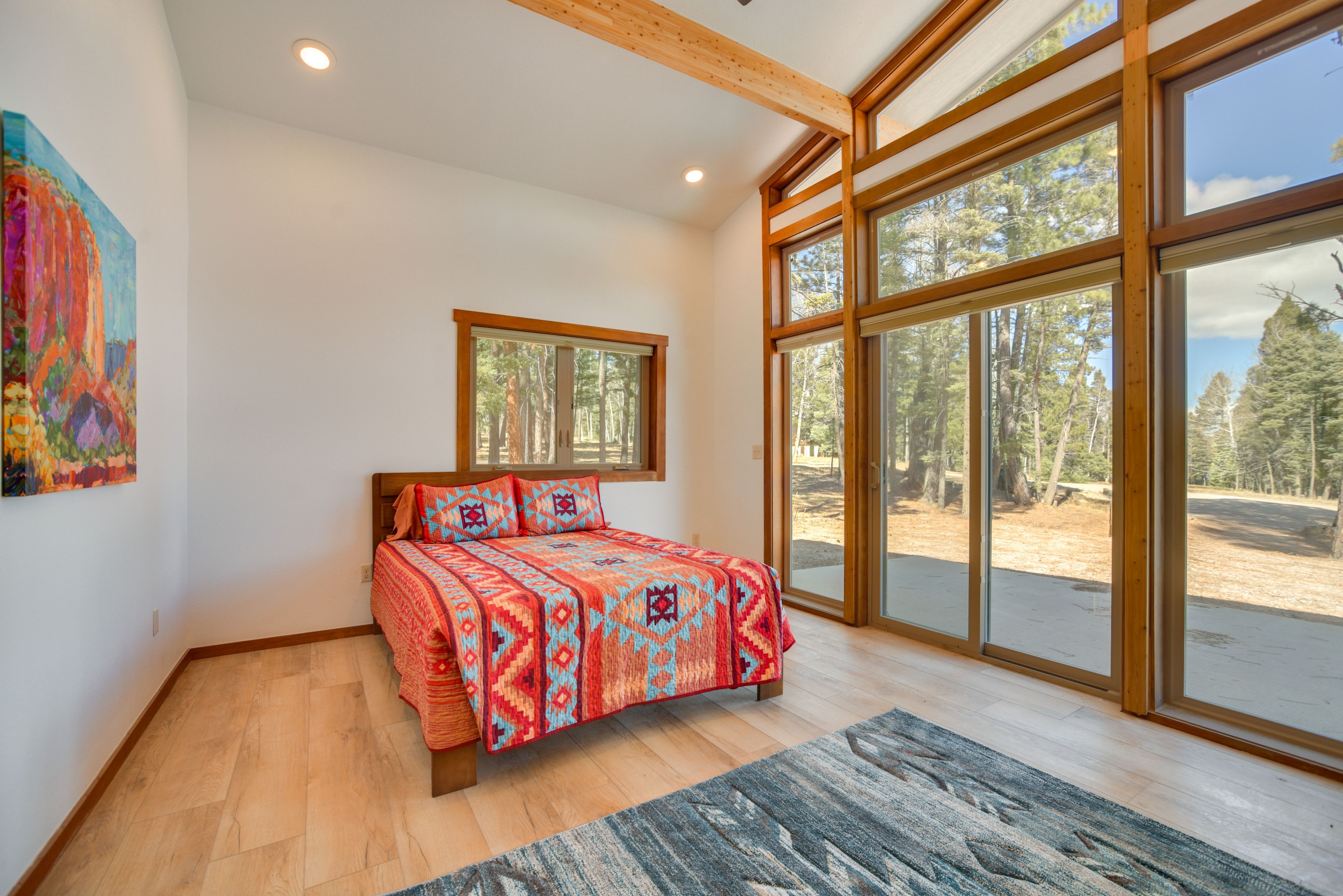 Bedroom 1 | Queen Bed