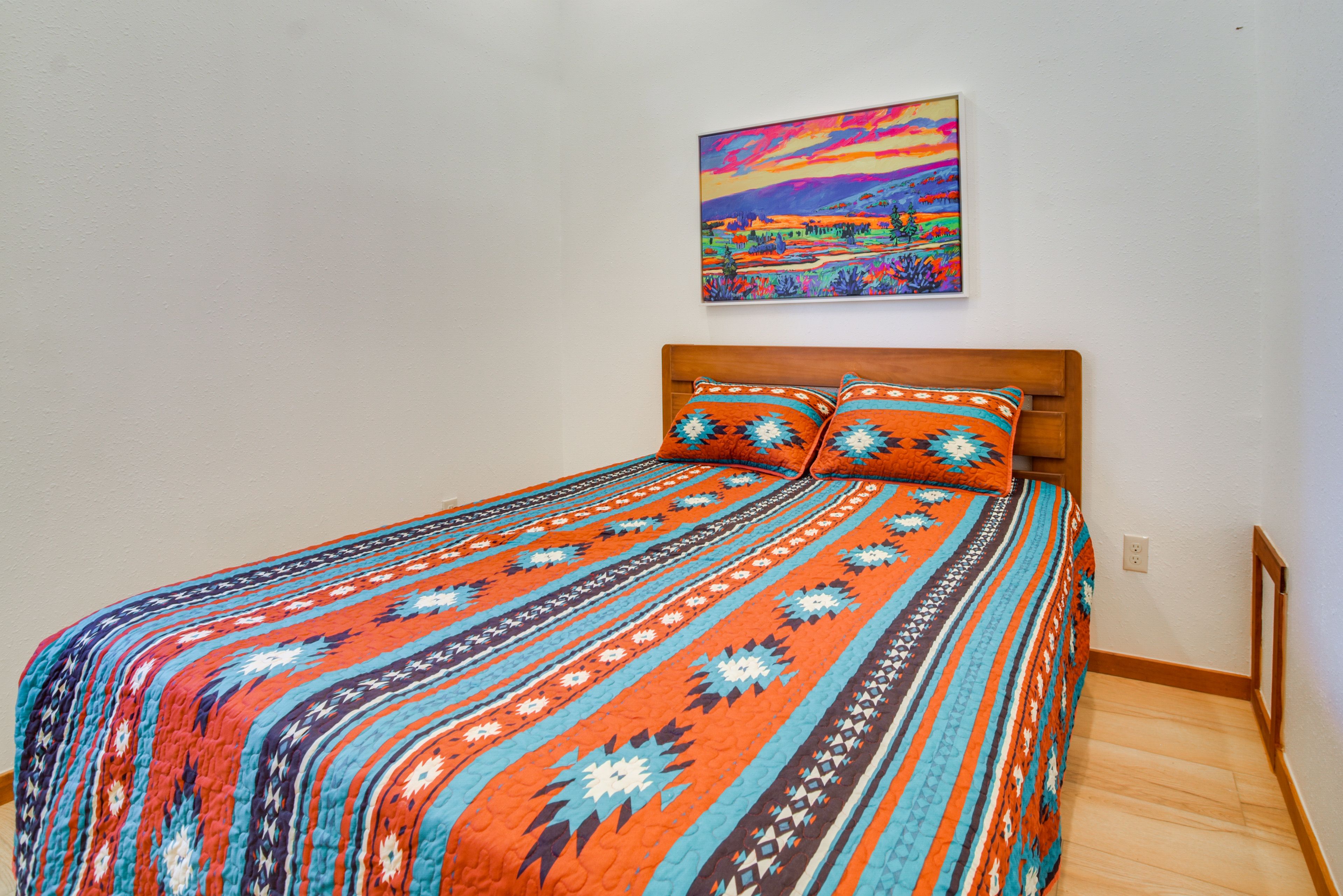 Bedroom 2 | Queen Bed