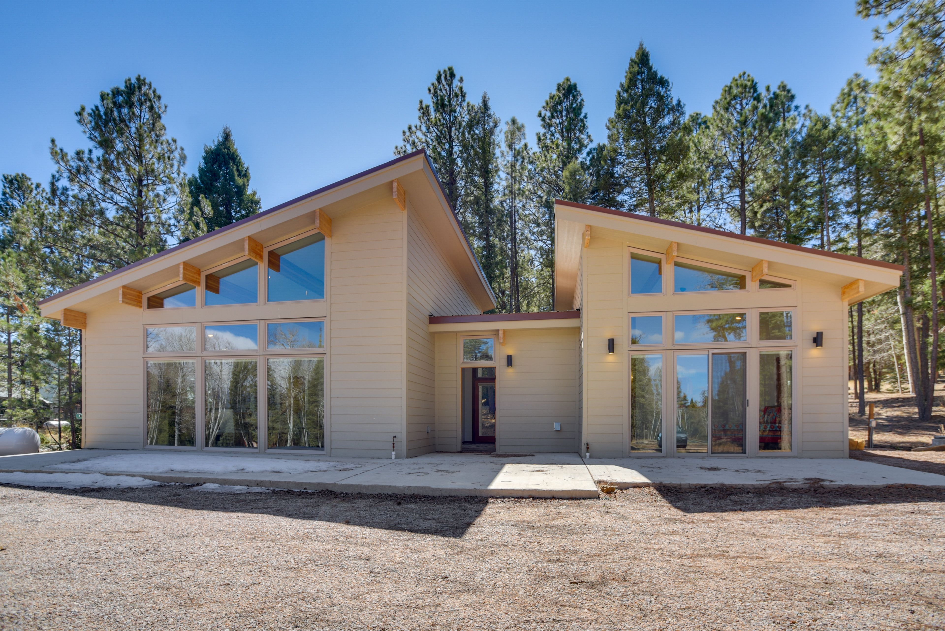 Property Exterior | Community Pool & Tennis Courts