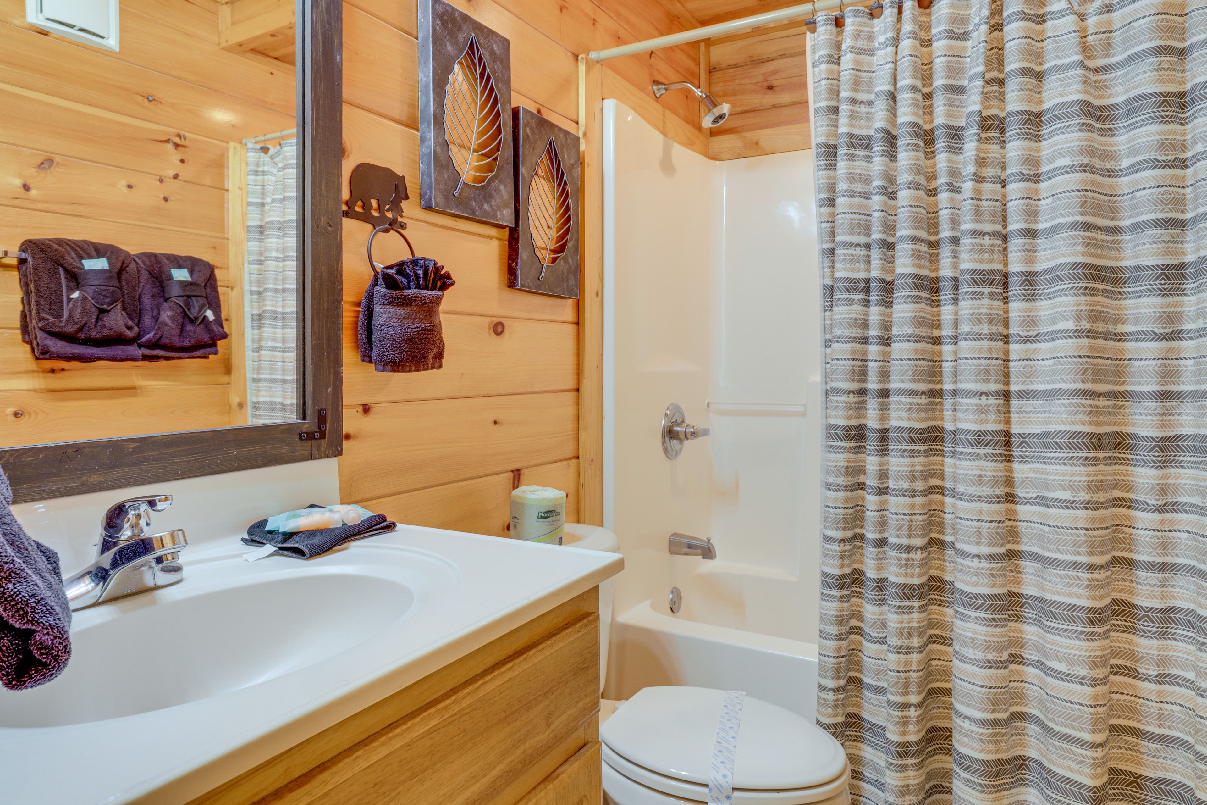 Full Bathroom | 1st Floor