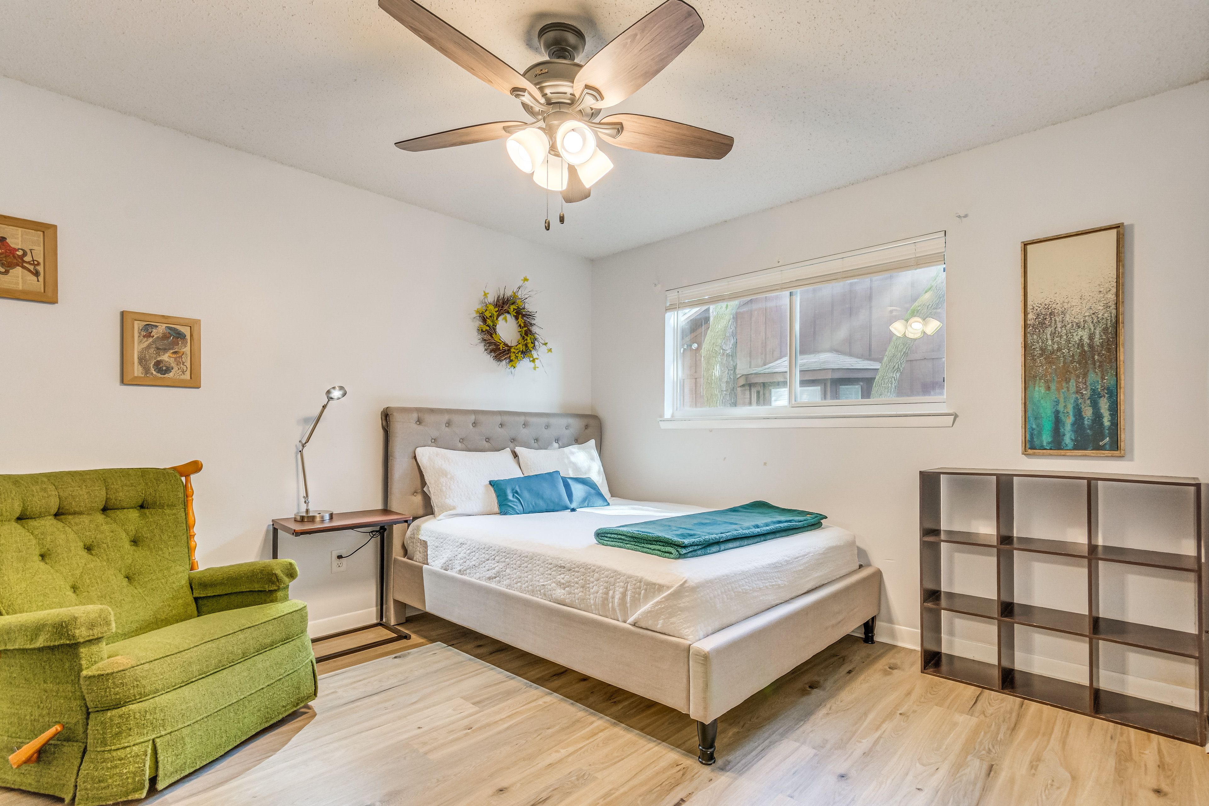 Bedroom 2 | Queen Bed | Main Floor