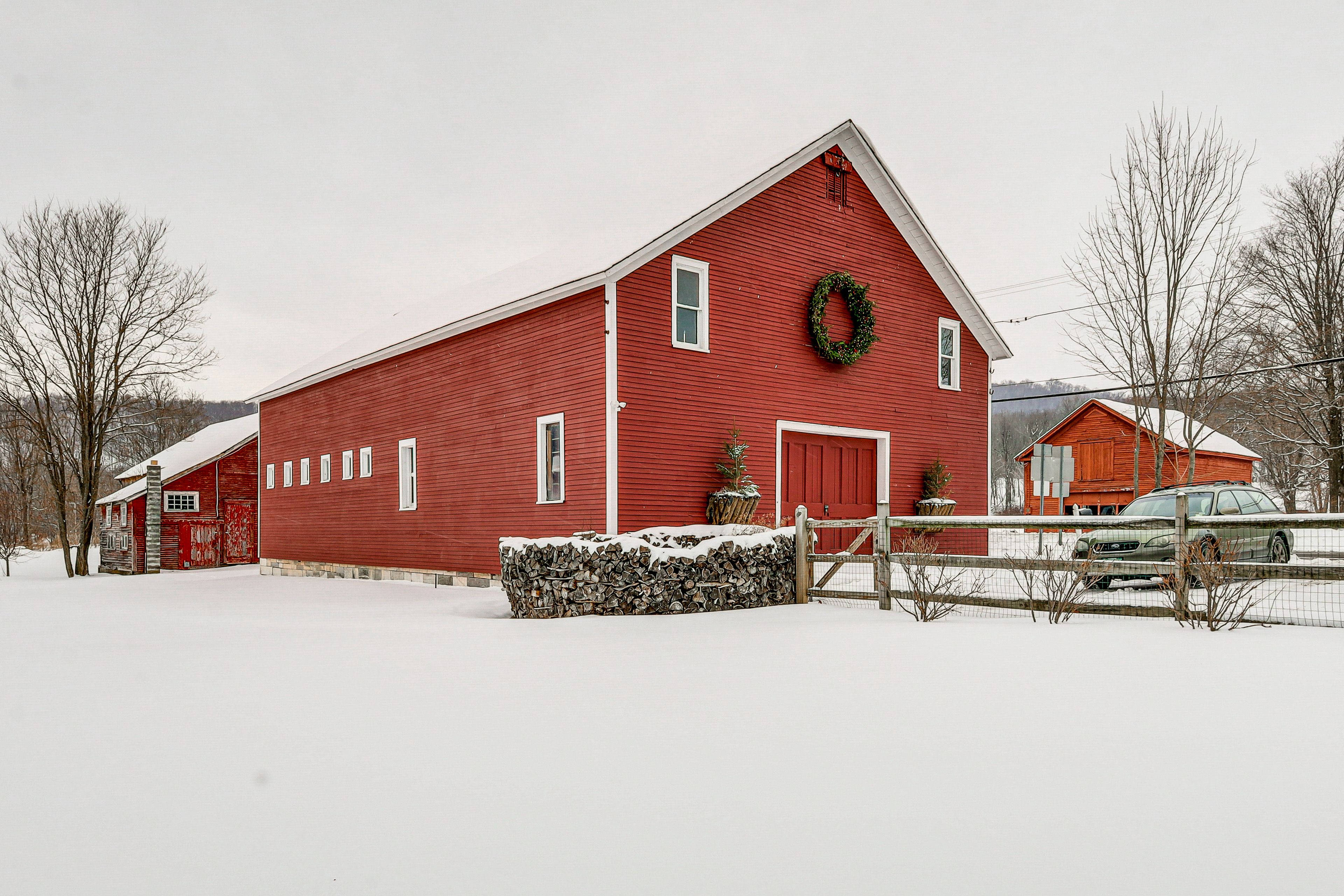 Parking | Driveway (4 Vehicles) | Barn Area (2 Vehicles or RV)