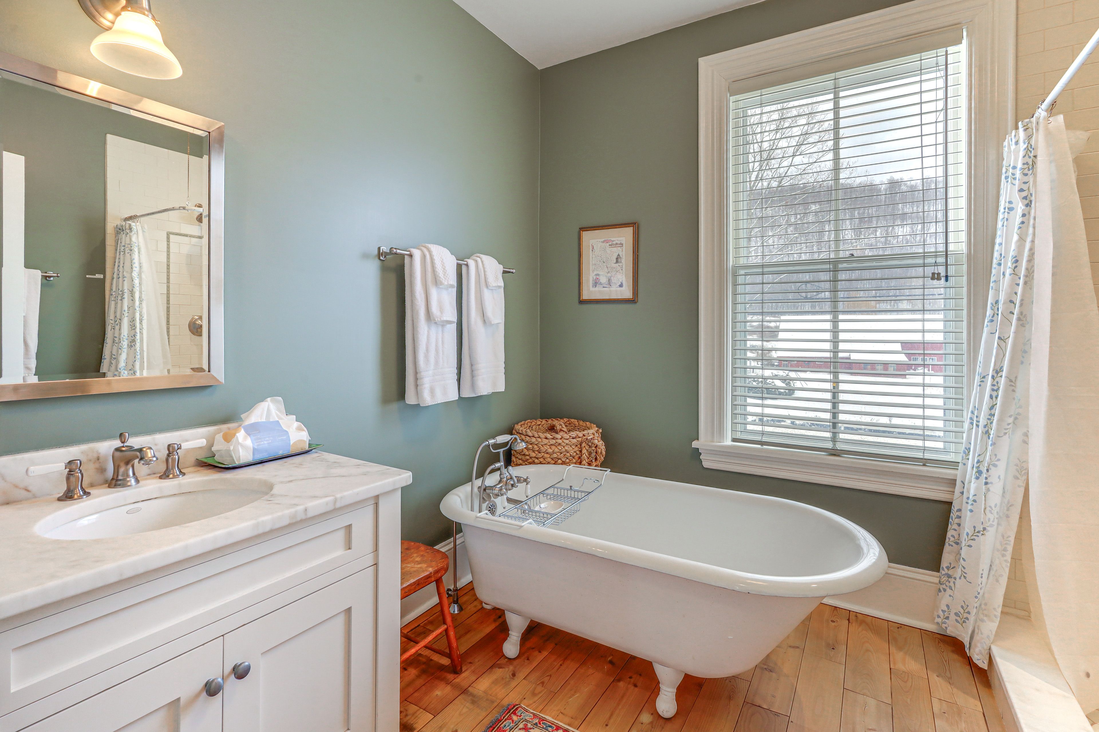 Bathroom | 2nd Floor