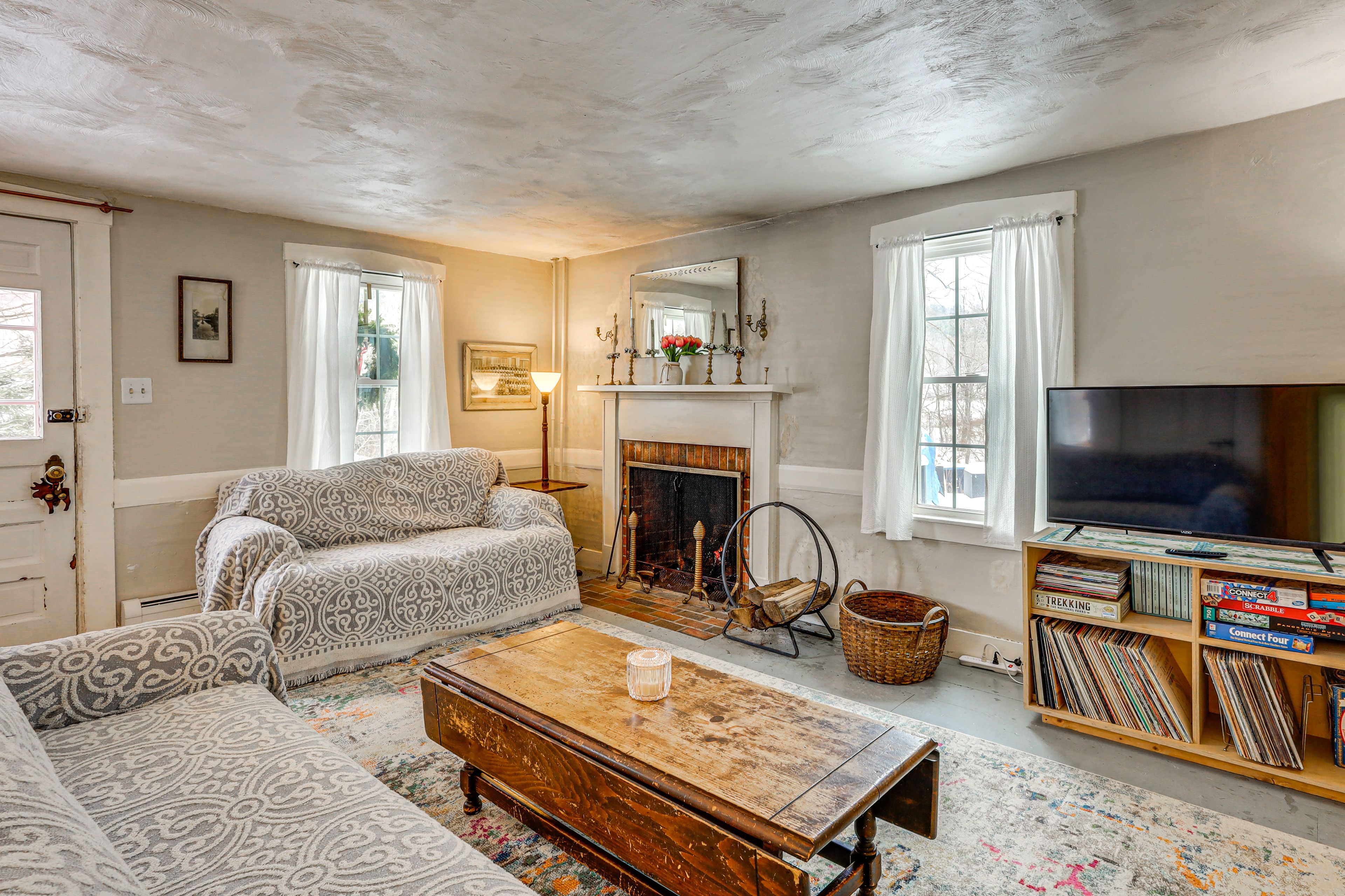 Living Room | Fireplace | Smart TV | 1st Floor