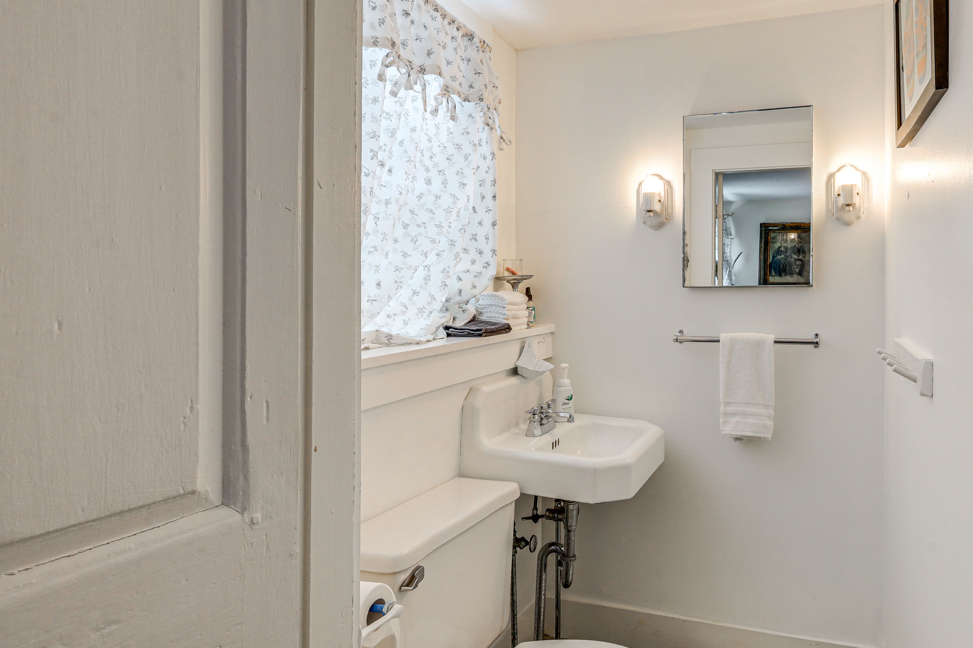 En-Suite Bathroom | 2nd Floor