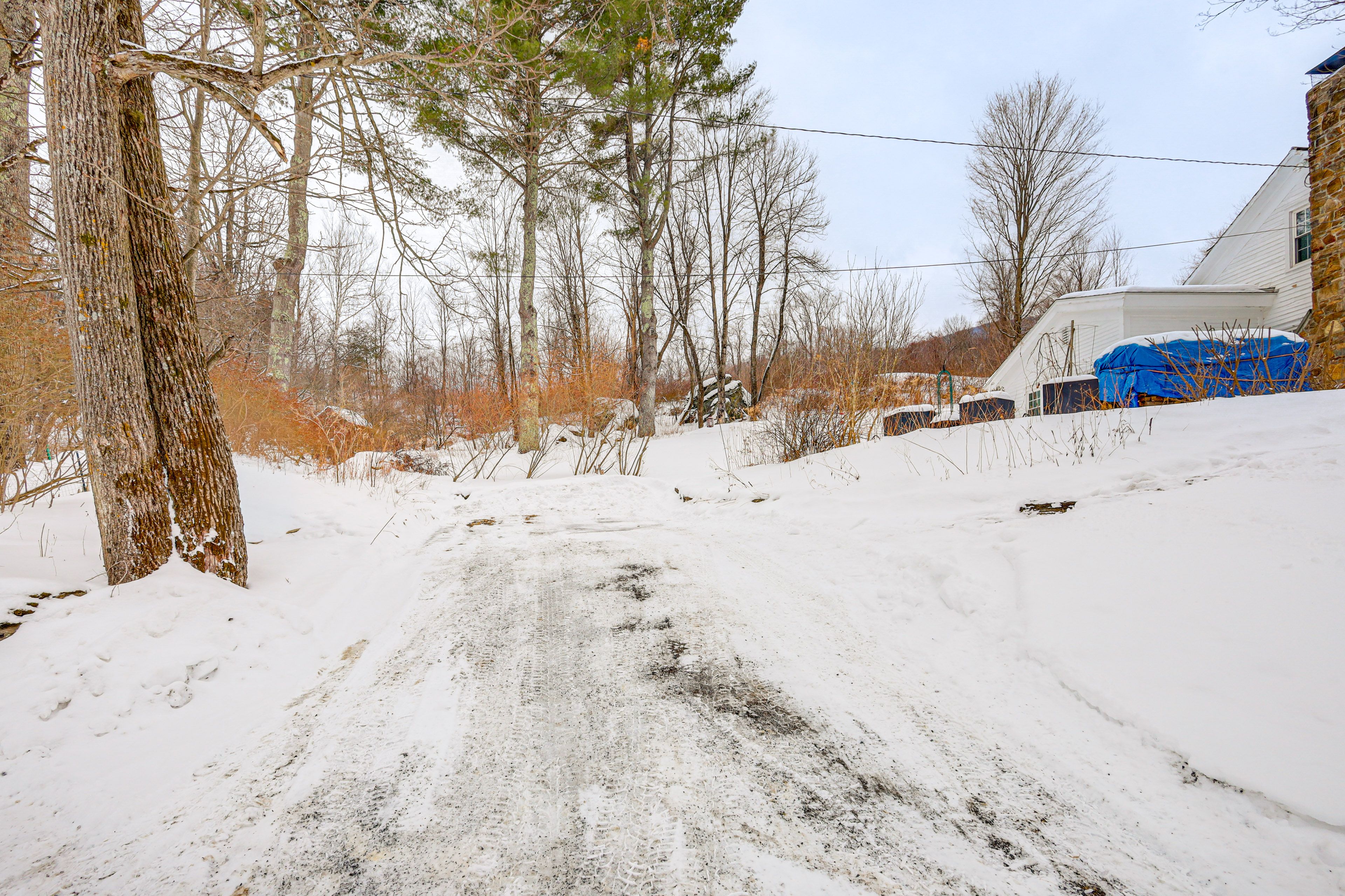 Parking | Driveway (3 Vehicles)