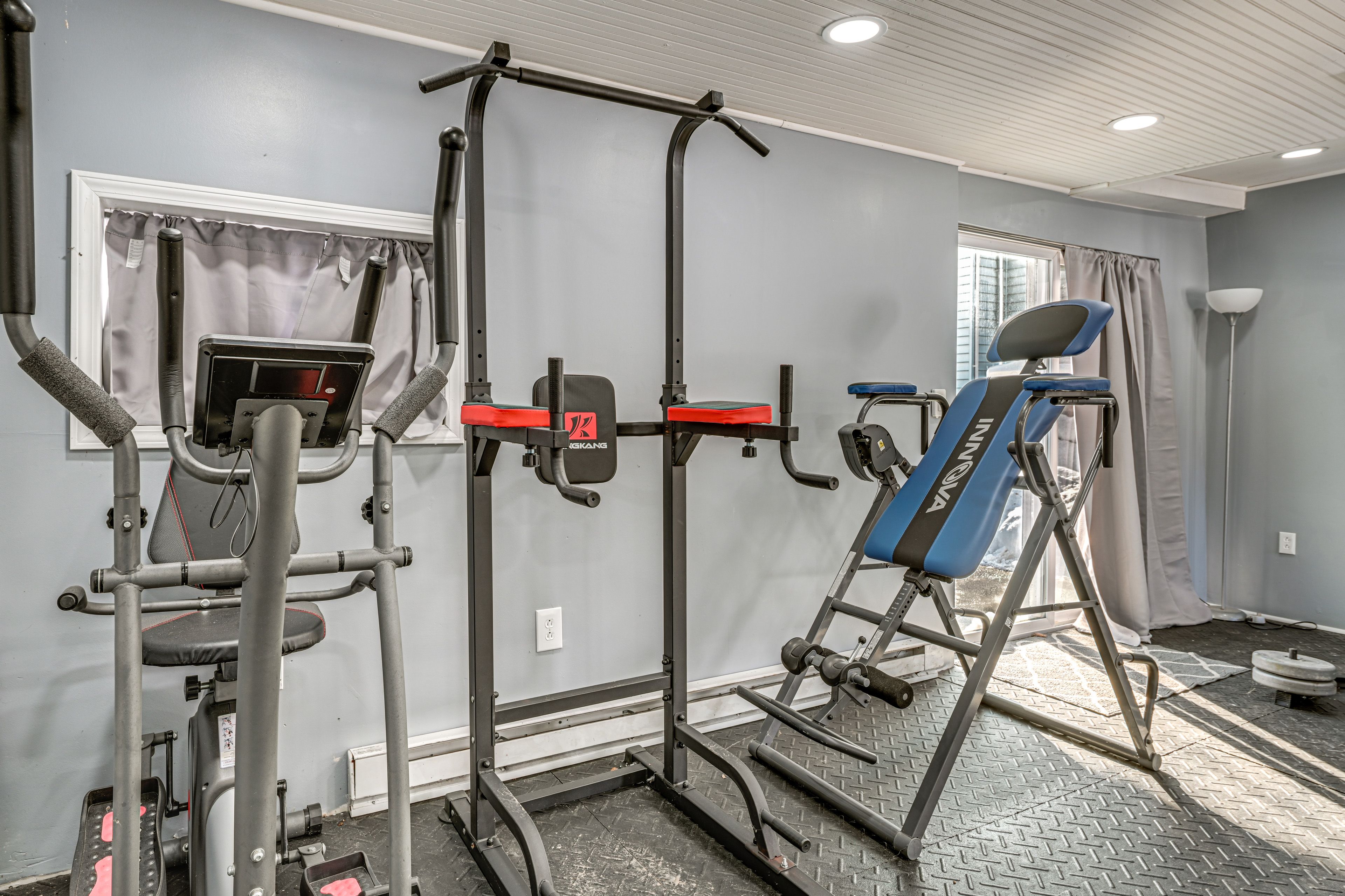 Home Gym | Treadmill | Elliptical Machine | Smart TV | 1st Floor