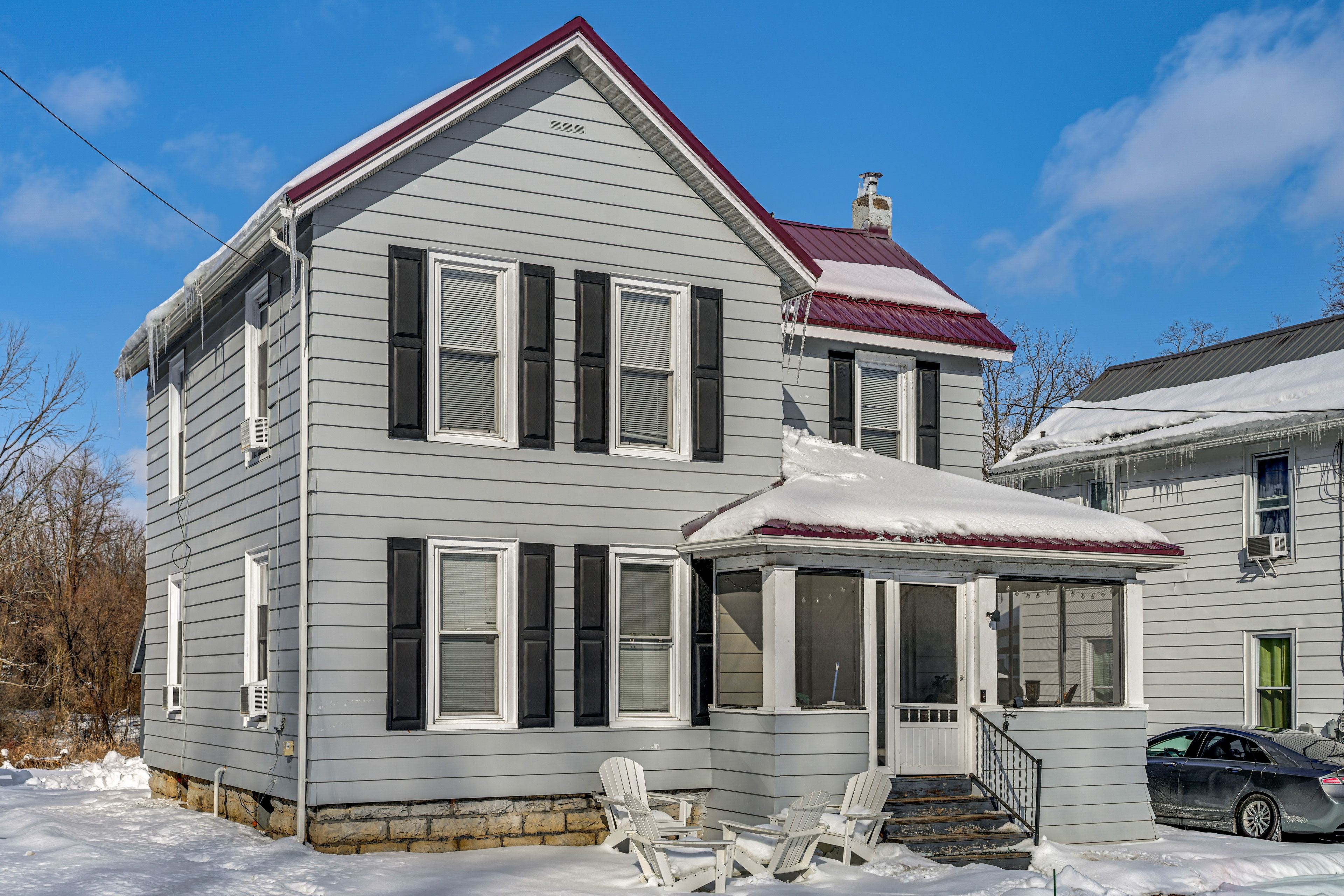 Parking | Driveway (4 Vehicles) | Public Overflow Lot