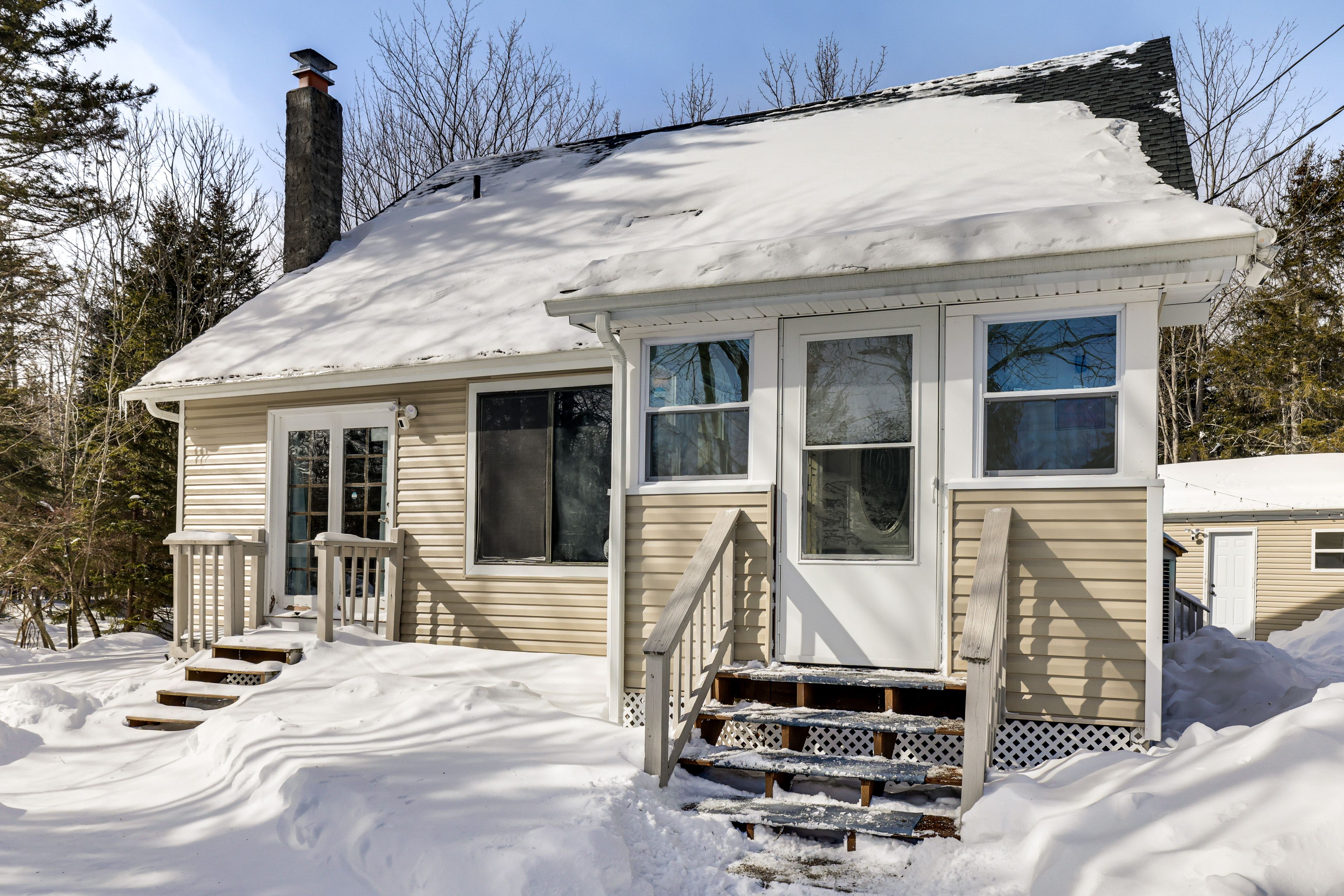 Driveway Parking | 4 Vehicles