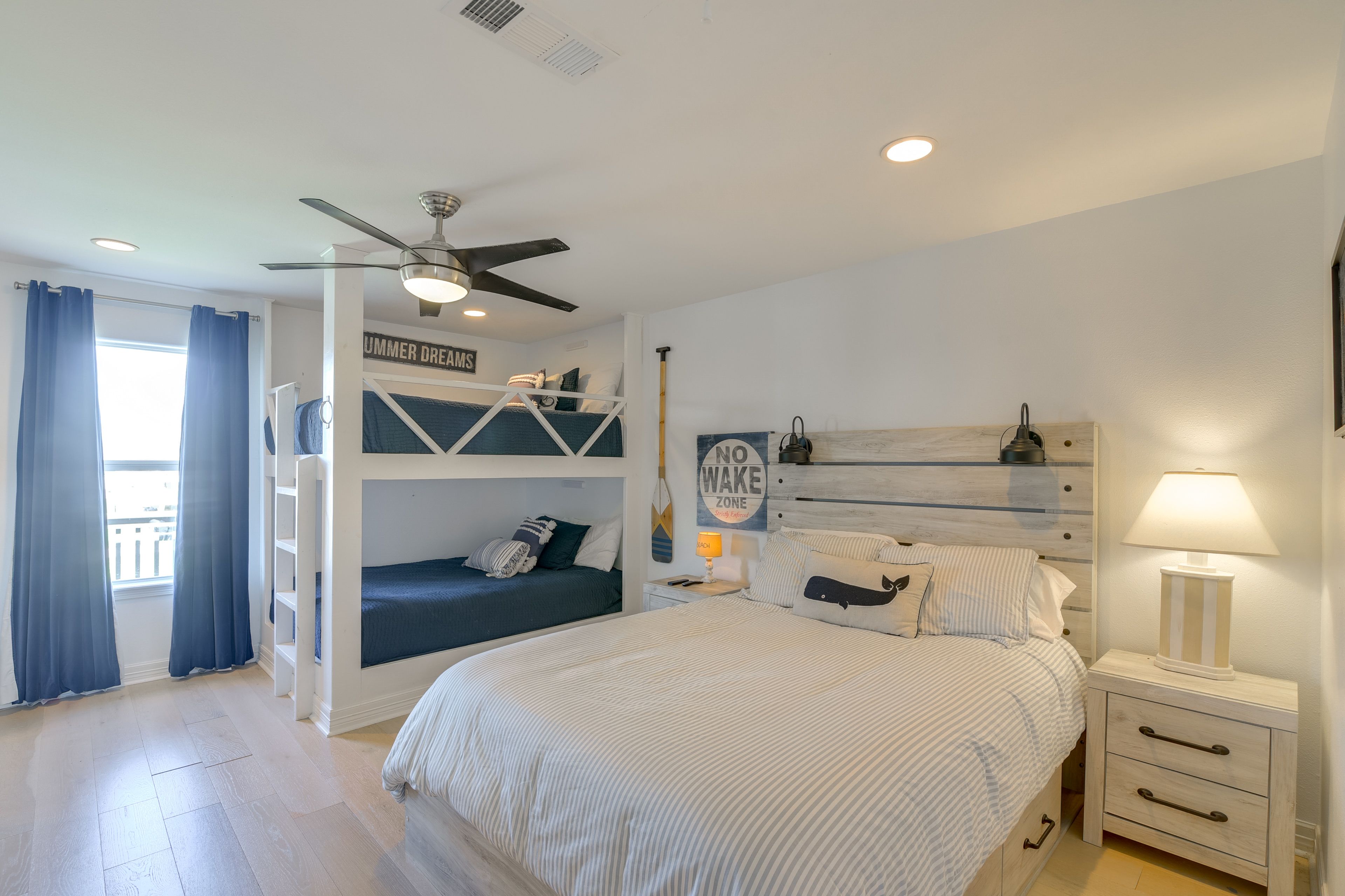 Bedroom 3 | Queen Bed | Full Bunk Bed