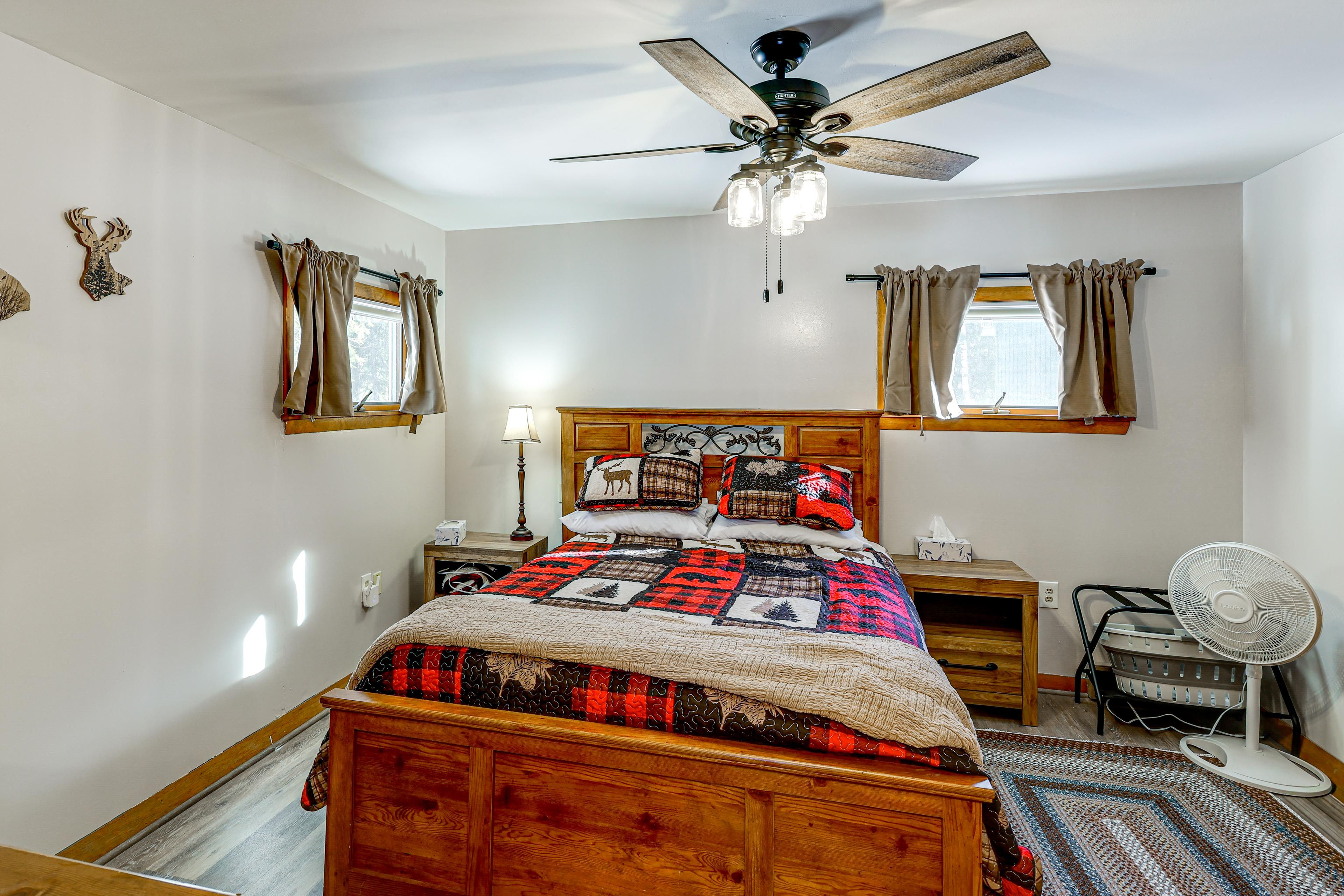 Bedroom 1 | Queen Bed | Twin Sleeper Ottoman