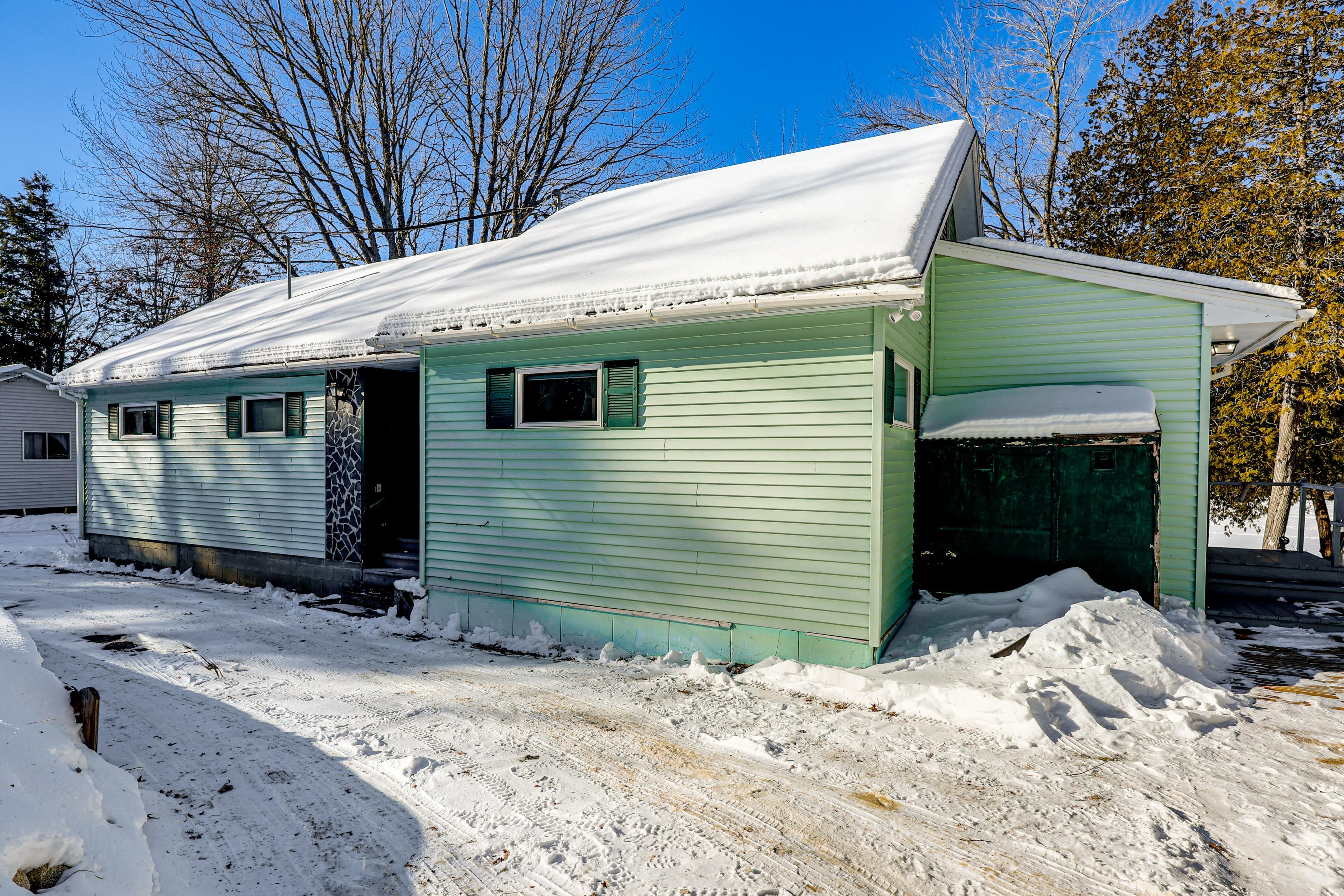 Parking | Driveway (4 Vehicles)
