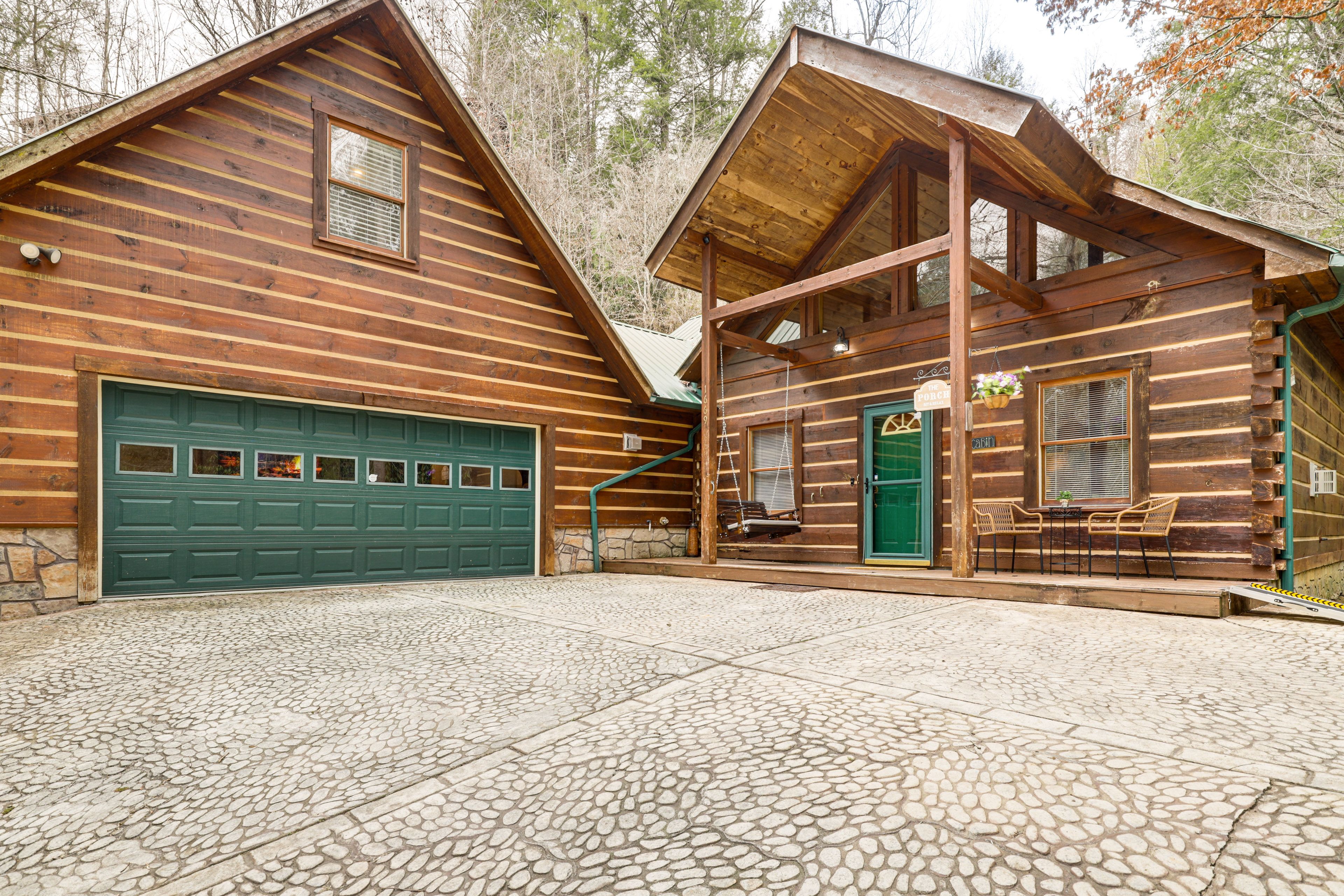 Gatlinburg Vacation Rental | 3BR | 2BA | 2,535 Sq Ft