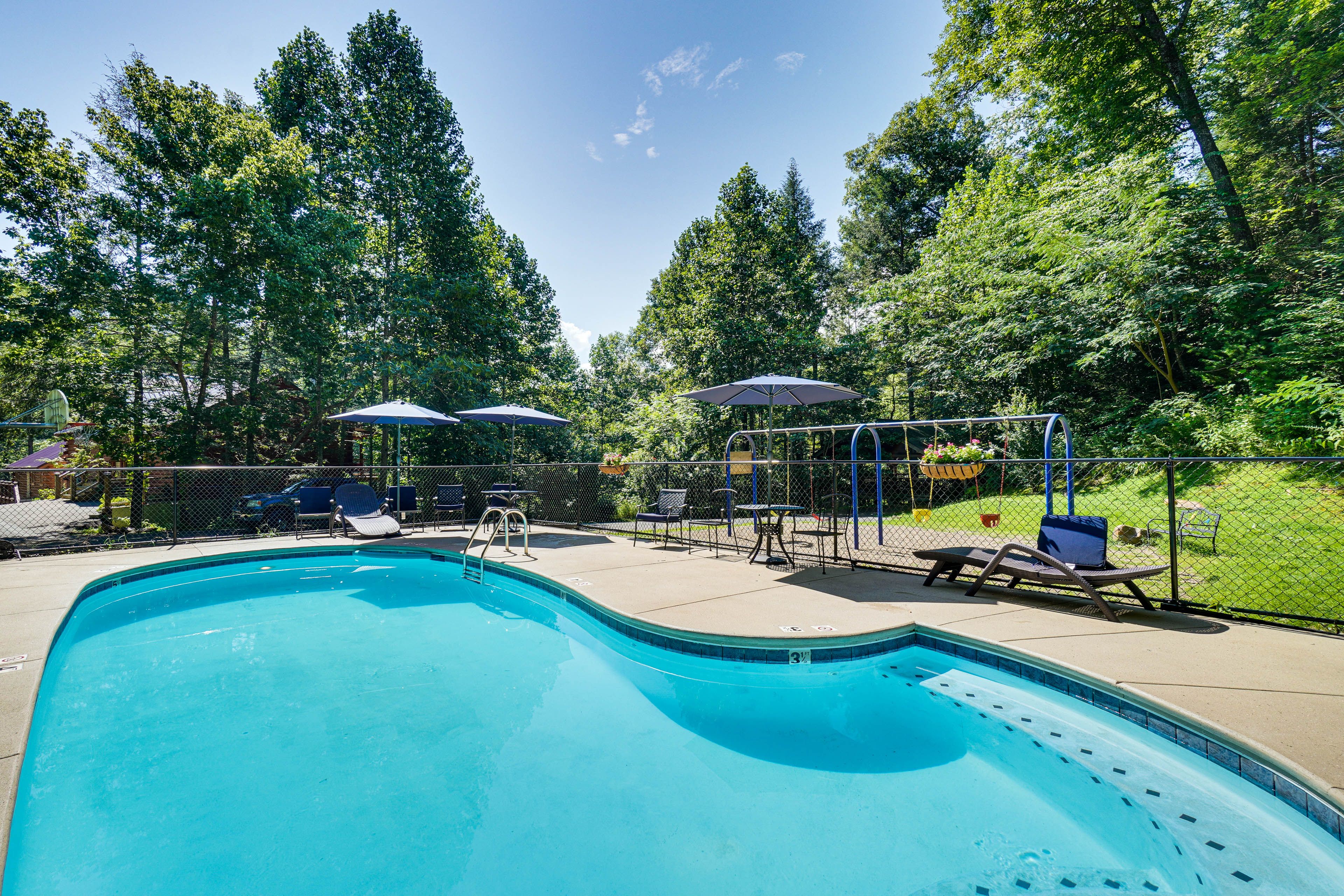 Mountain Shadows Resort | Community Amenities