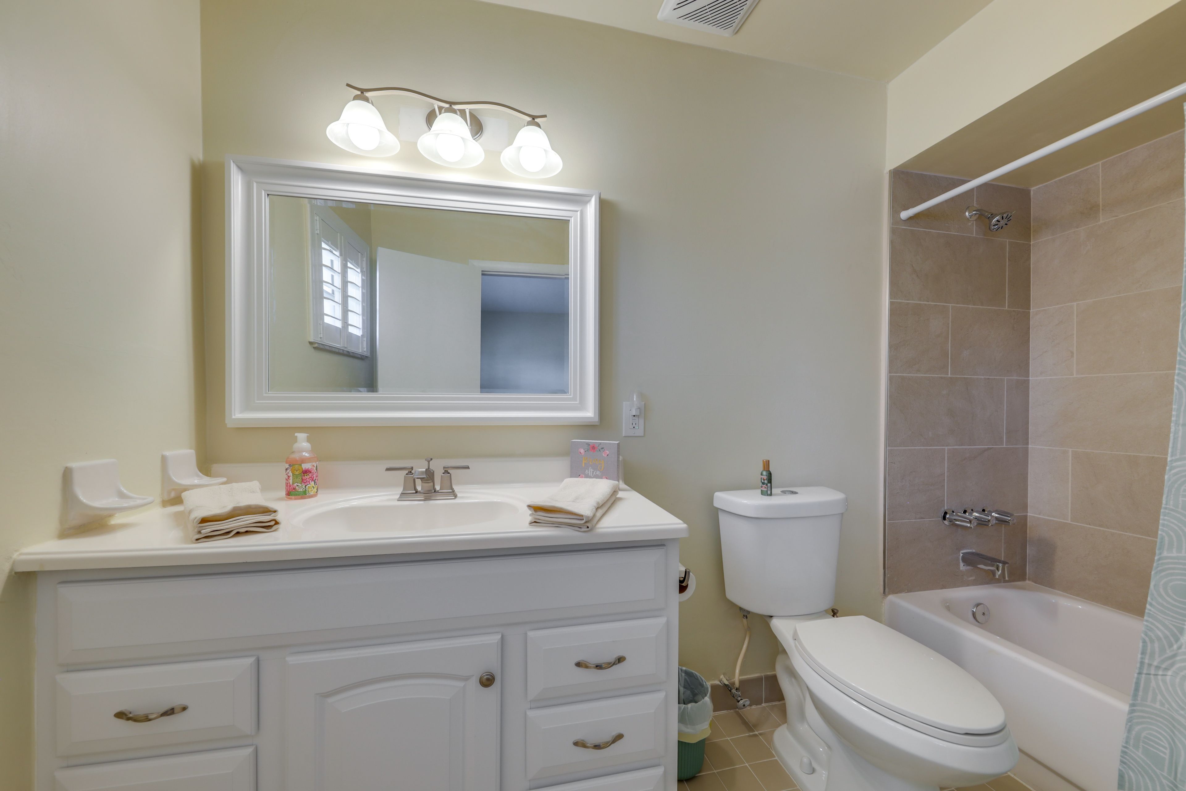 Full Bathroom