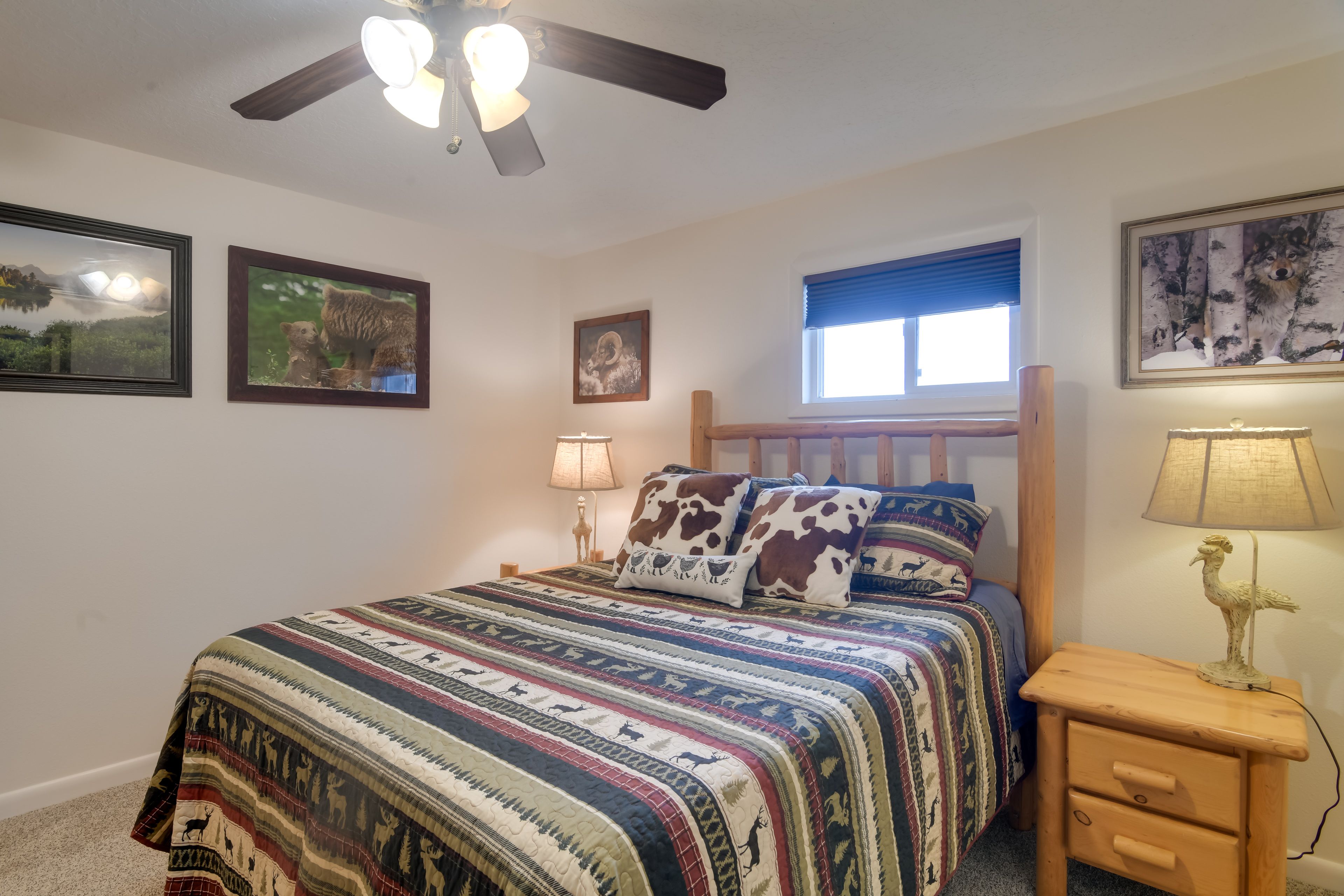 Bedroom 1 | Queen Bed