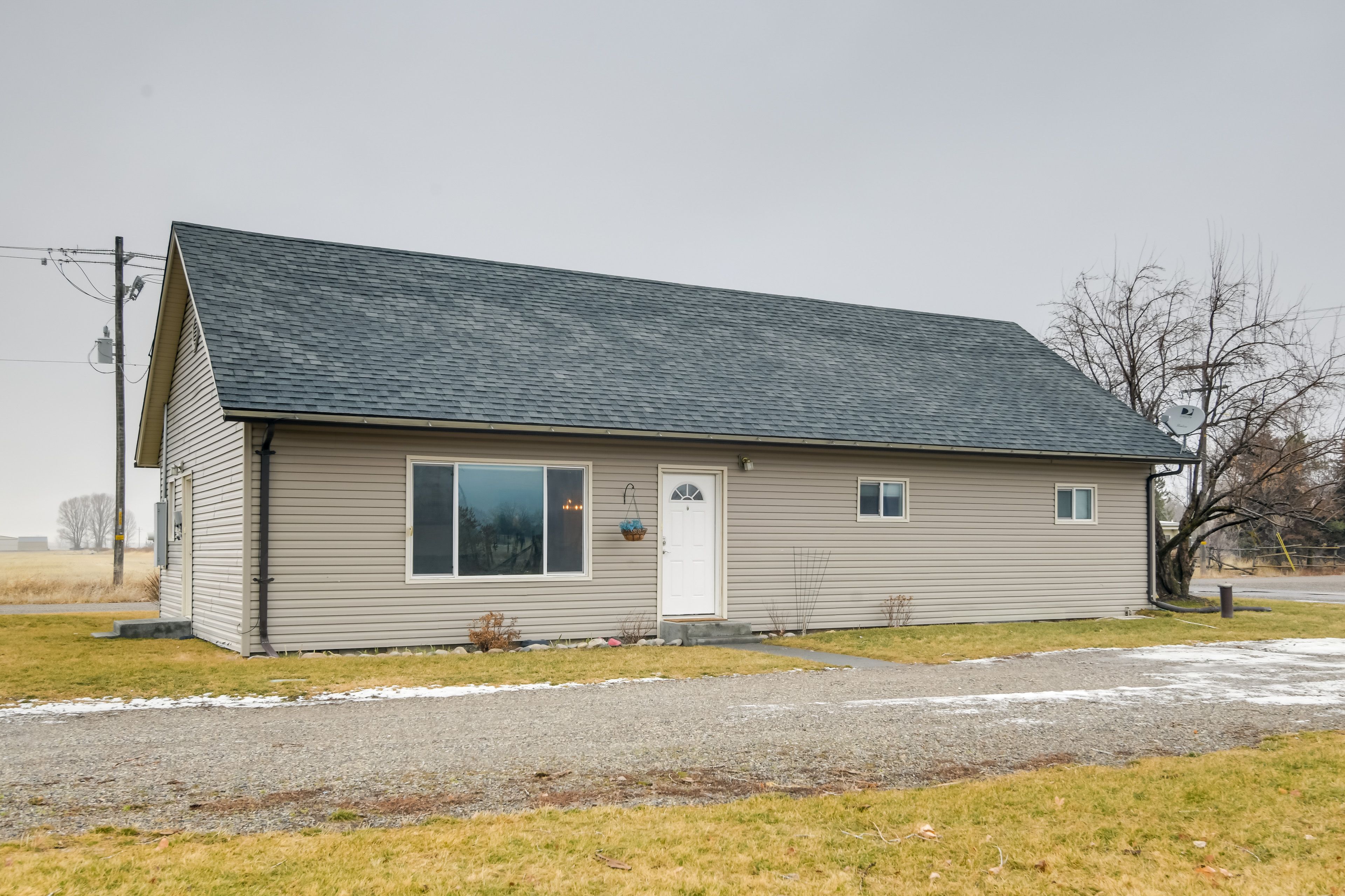 Front Exterior | 1 Step to Access