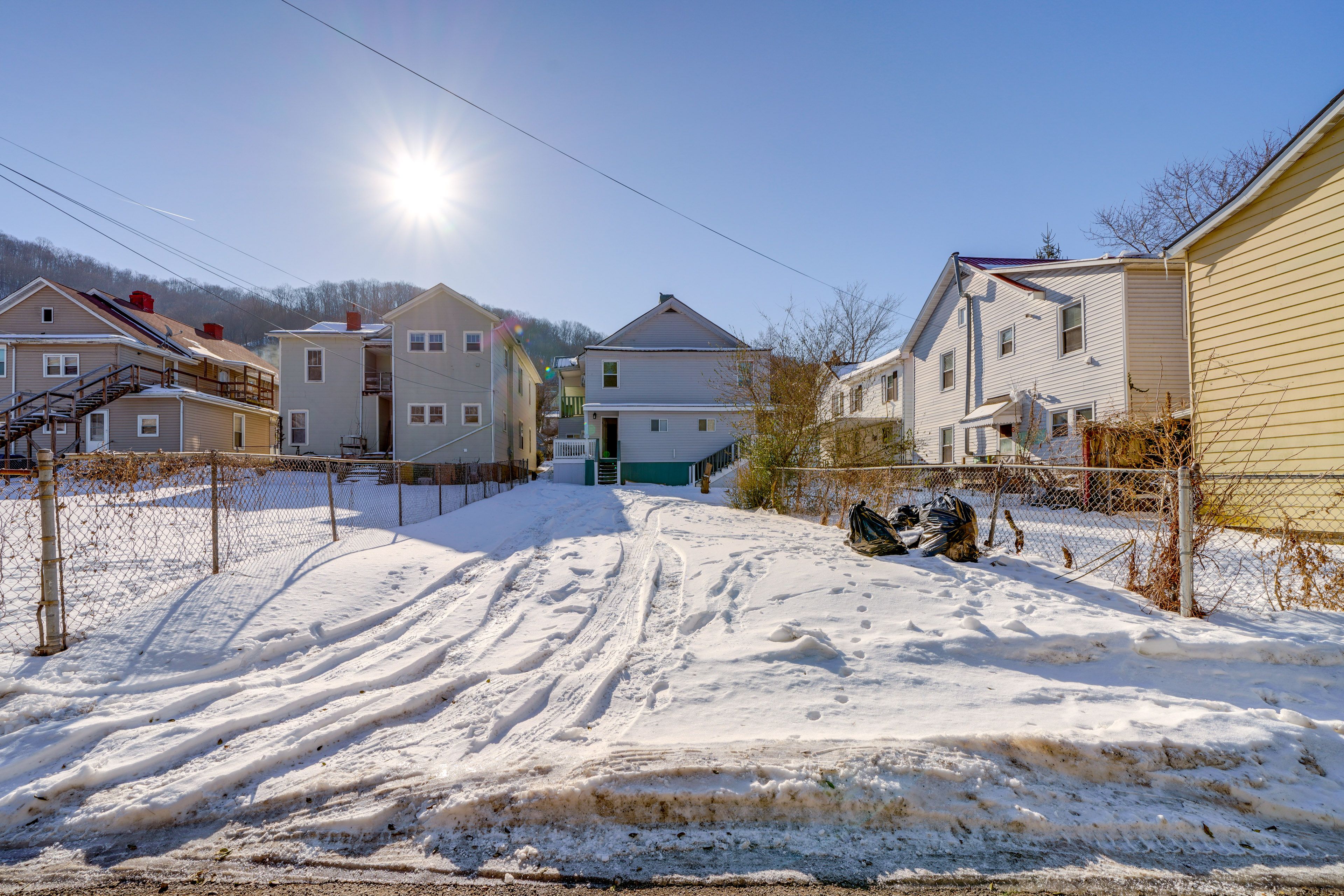 Parking | Shared Lot (1 Vehicle)