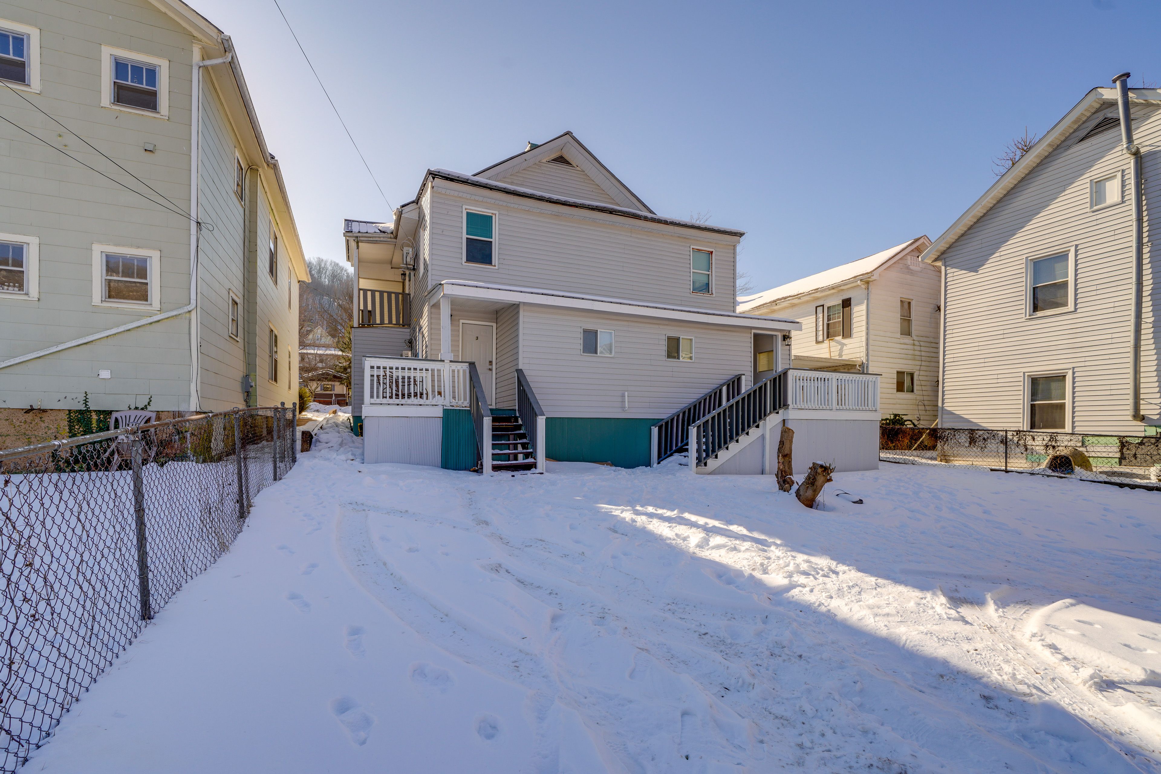 Parking | Shared Lot (1 Vehicle)