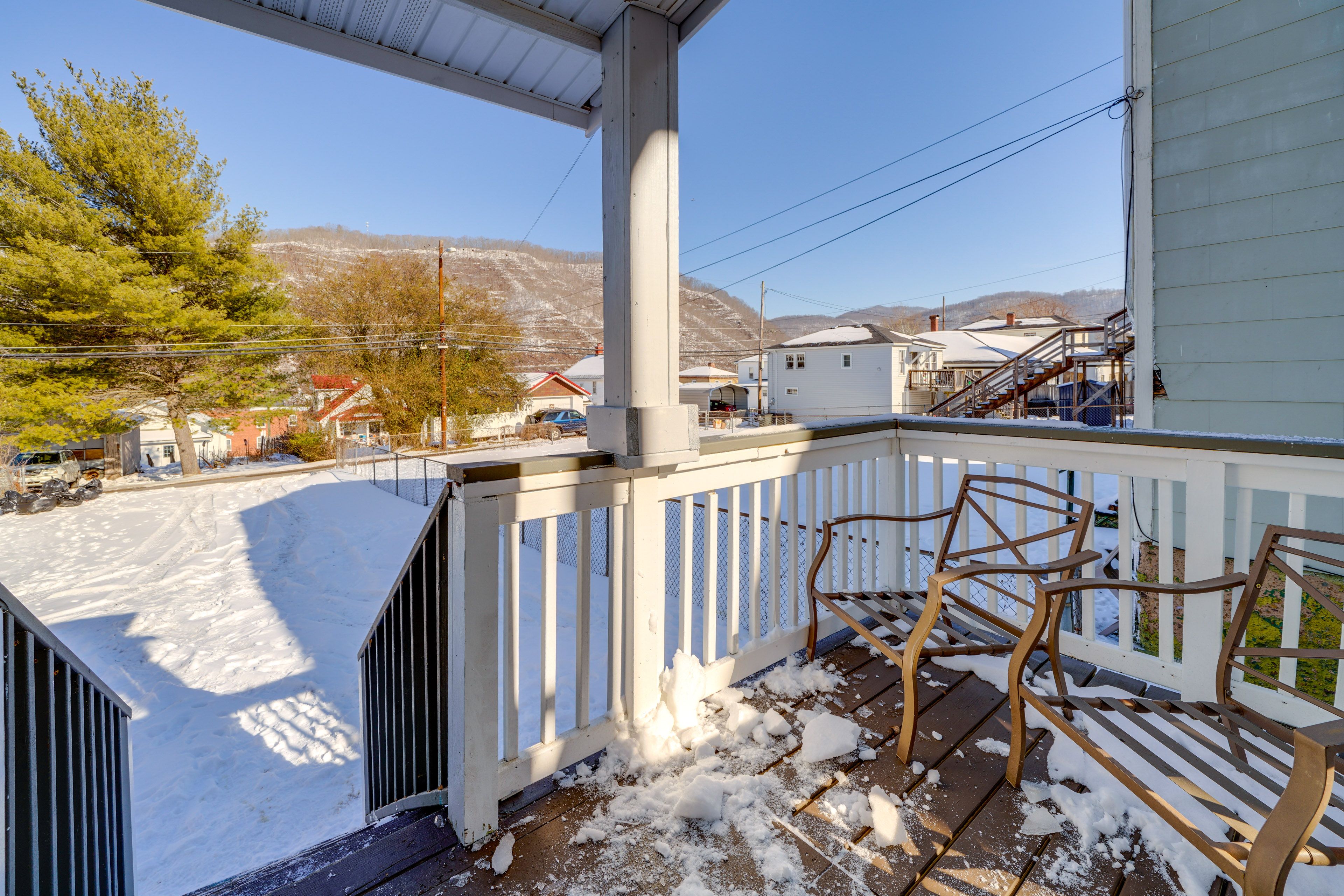 Private Deck | Outdoor Seating