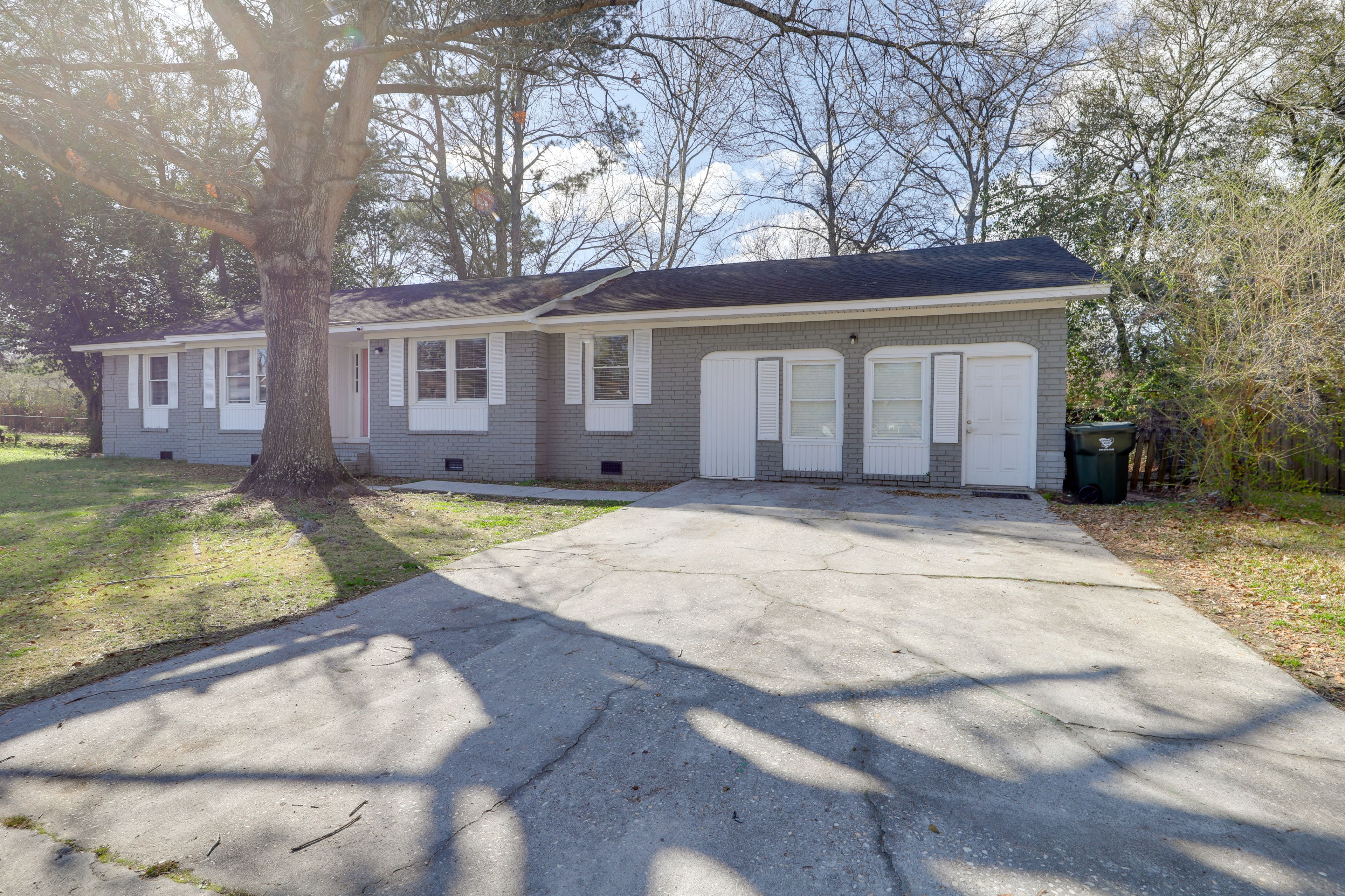 Driveway Parking | 4 Vehicles