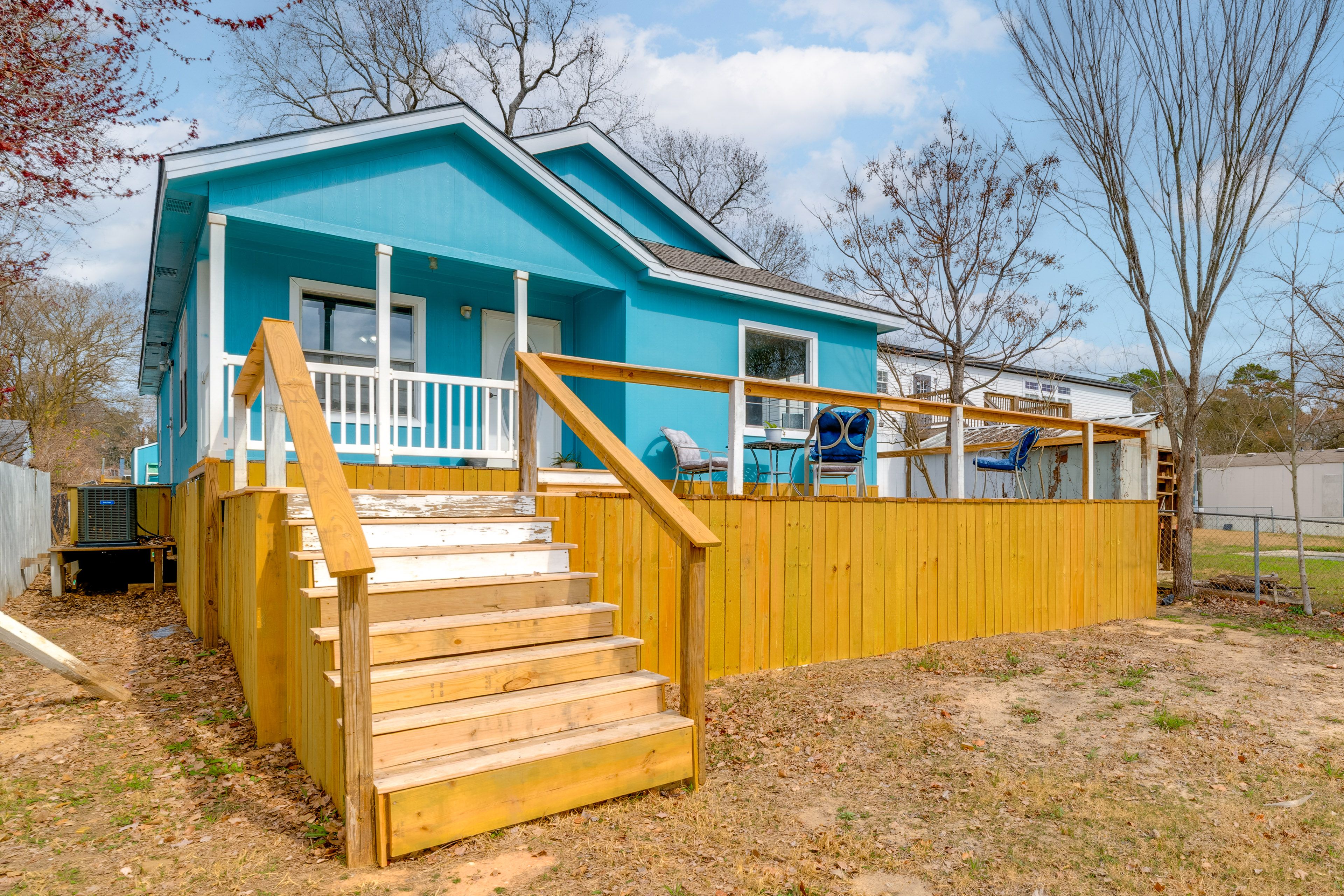 Home Exterior | Private Deck