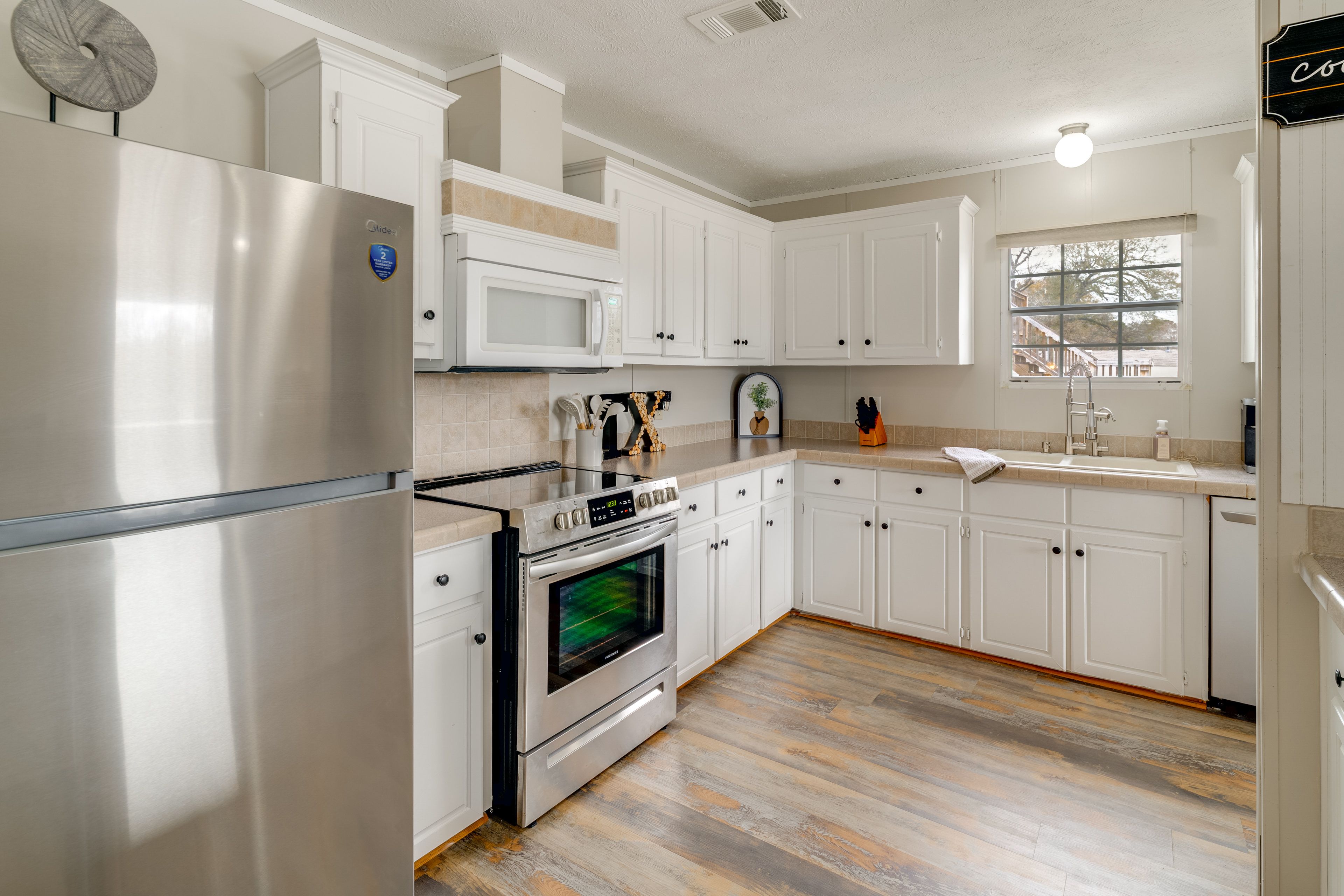 Kitchen | Coffee Maker | Dishwasher