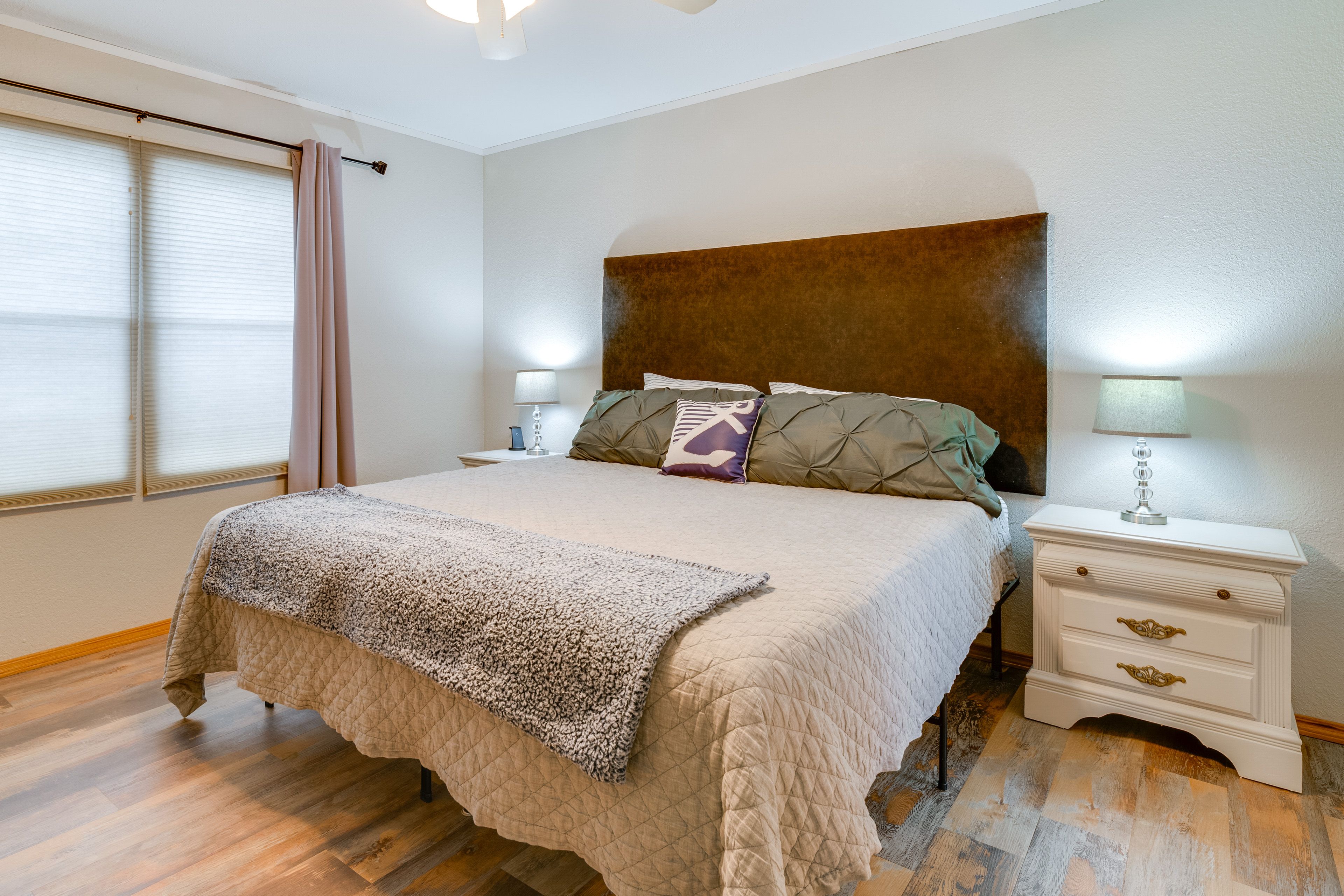 Bedroom 1 | King Bed | TV