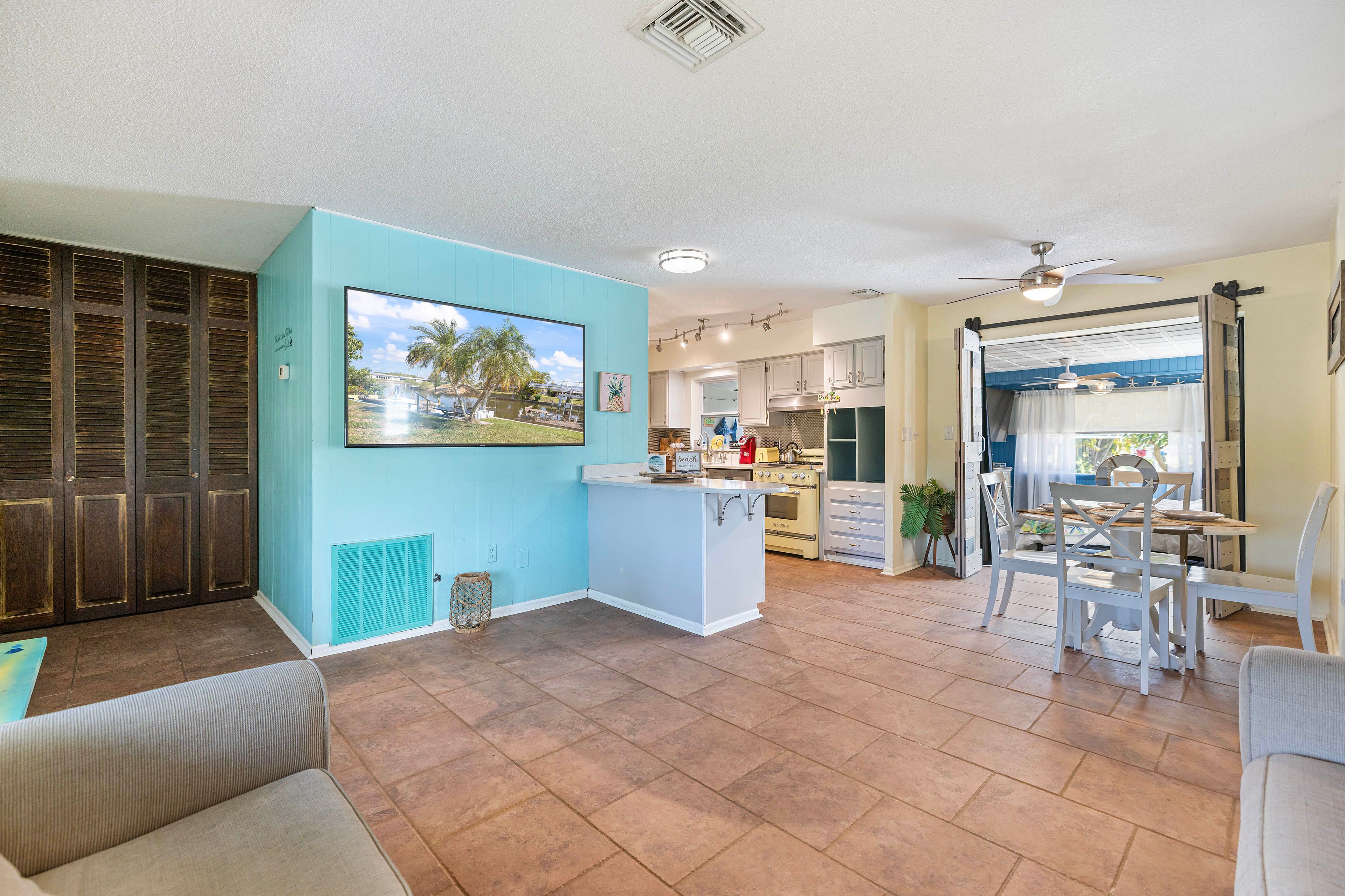 Interior | Open Floor Plan | Free WiFi