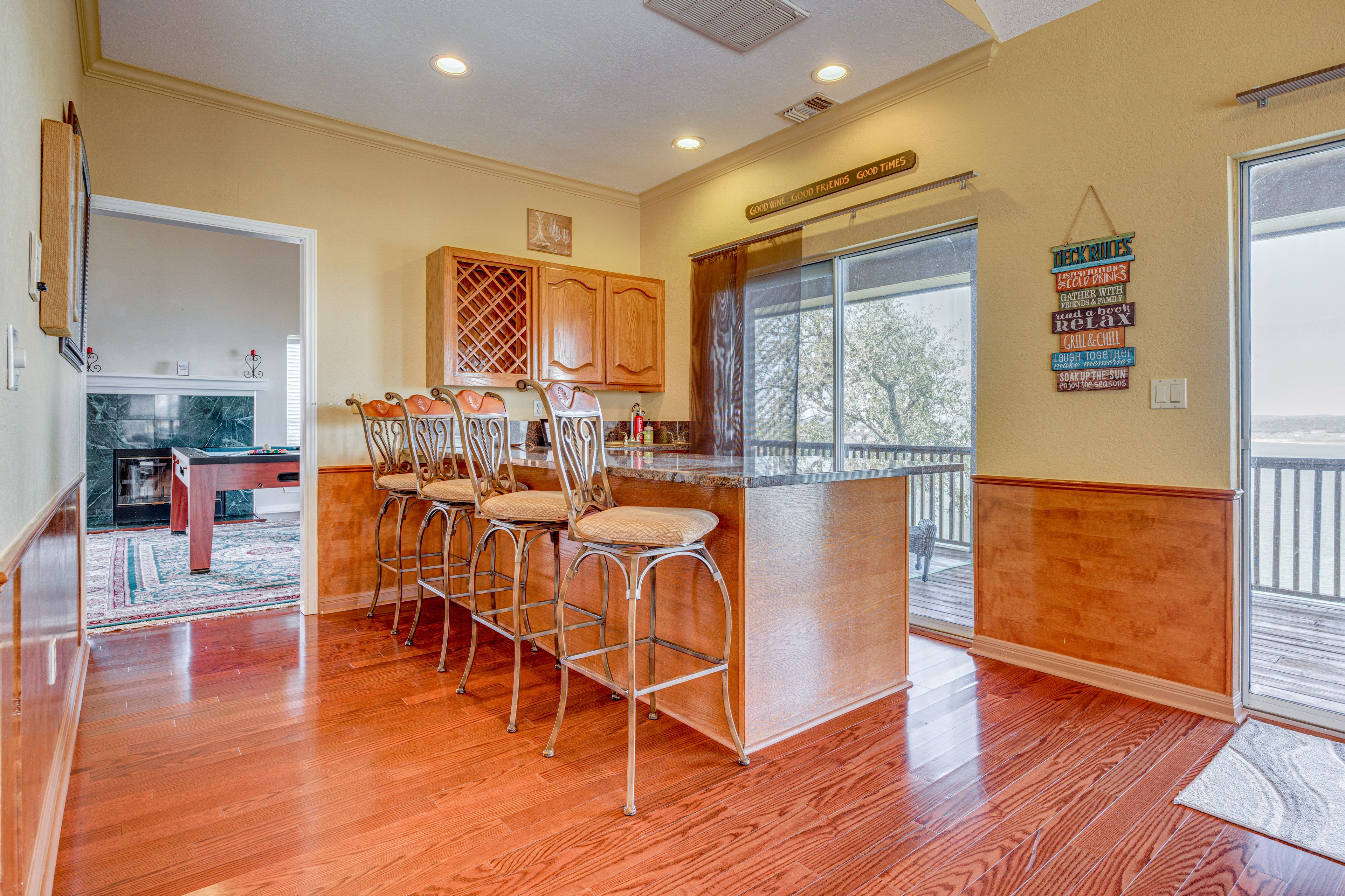 Wet Bar | Upper Level