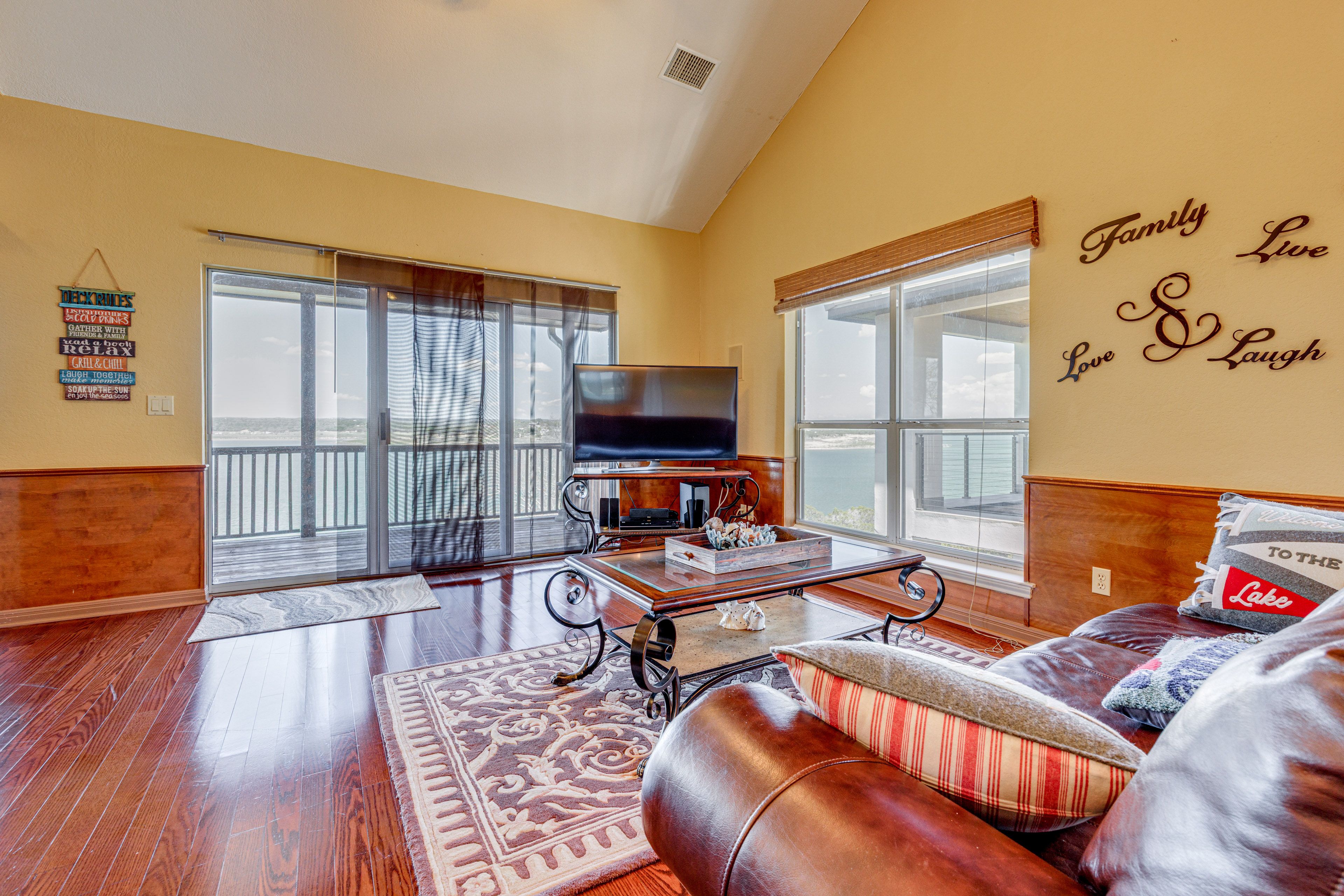 Living Room | Upper Level