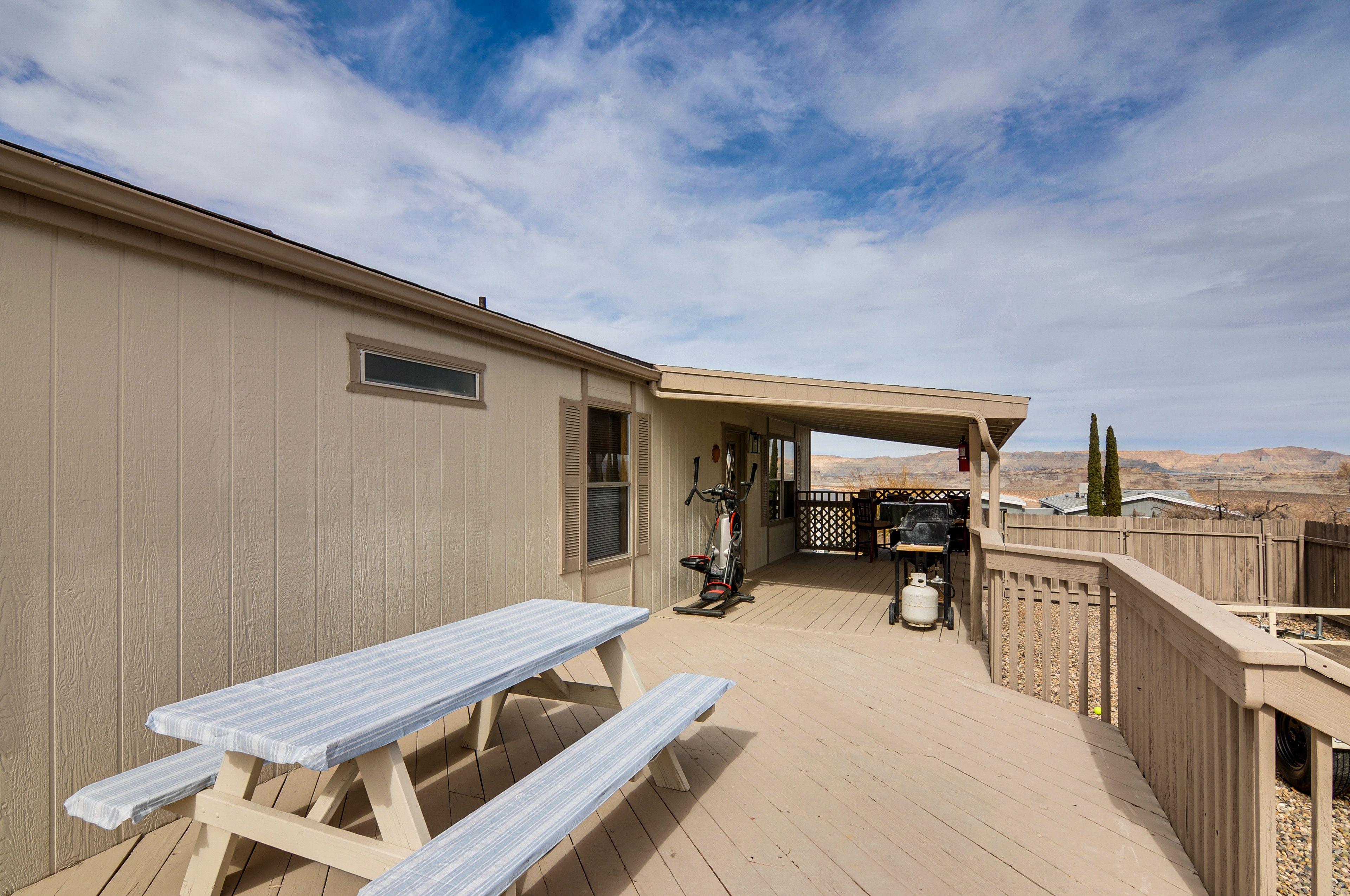 Private Deck | Grill