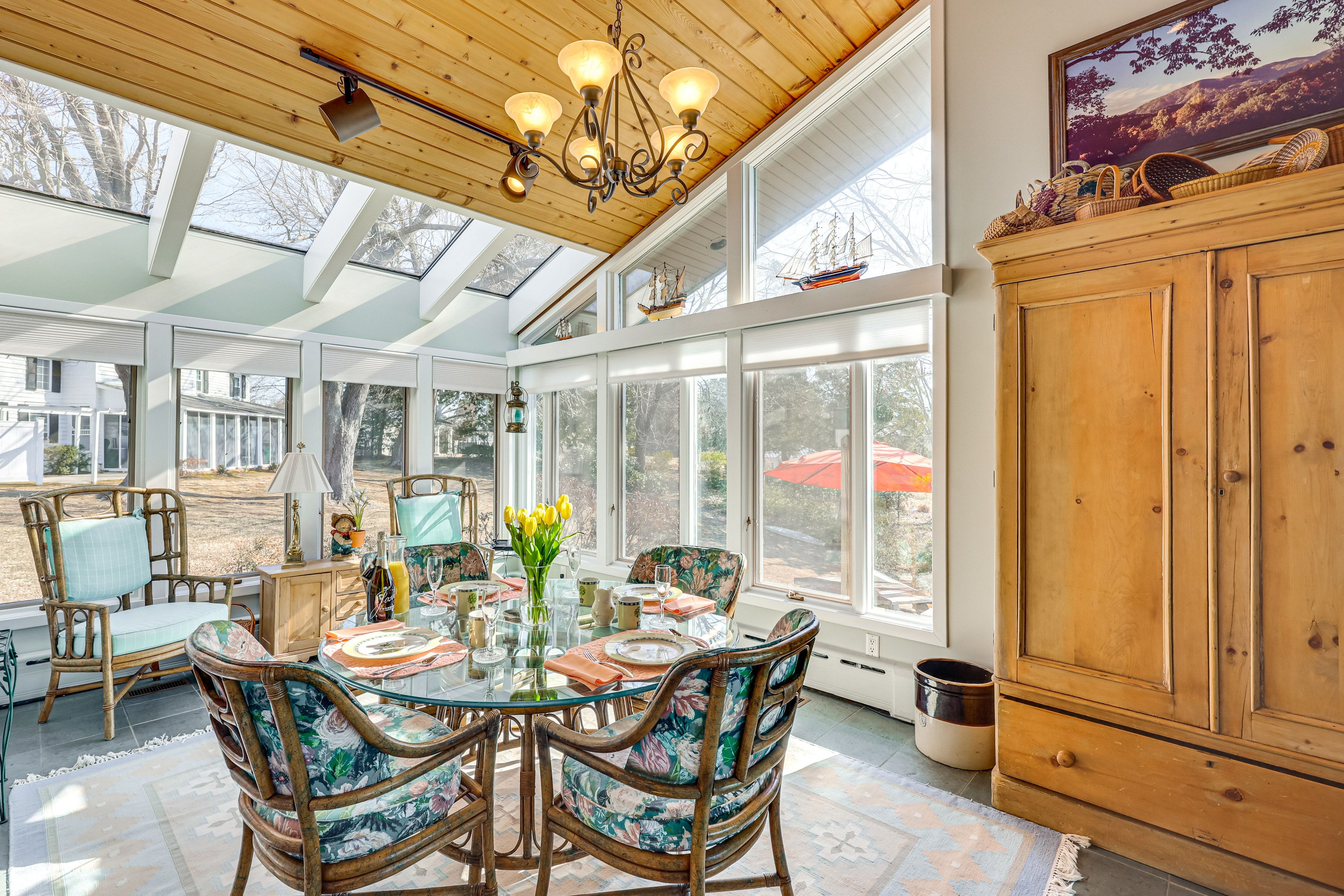 Dining Area | 1st Floor