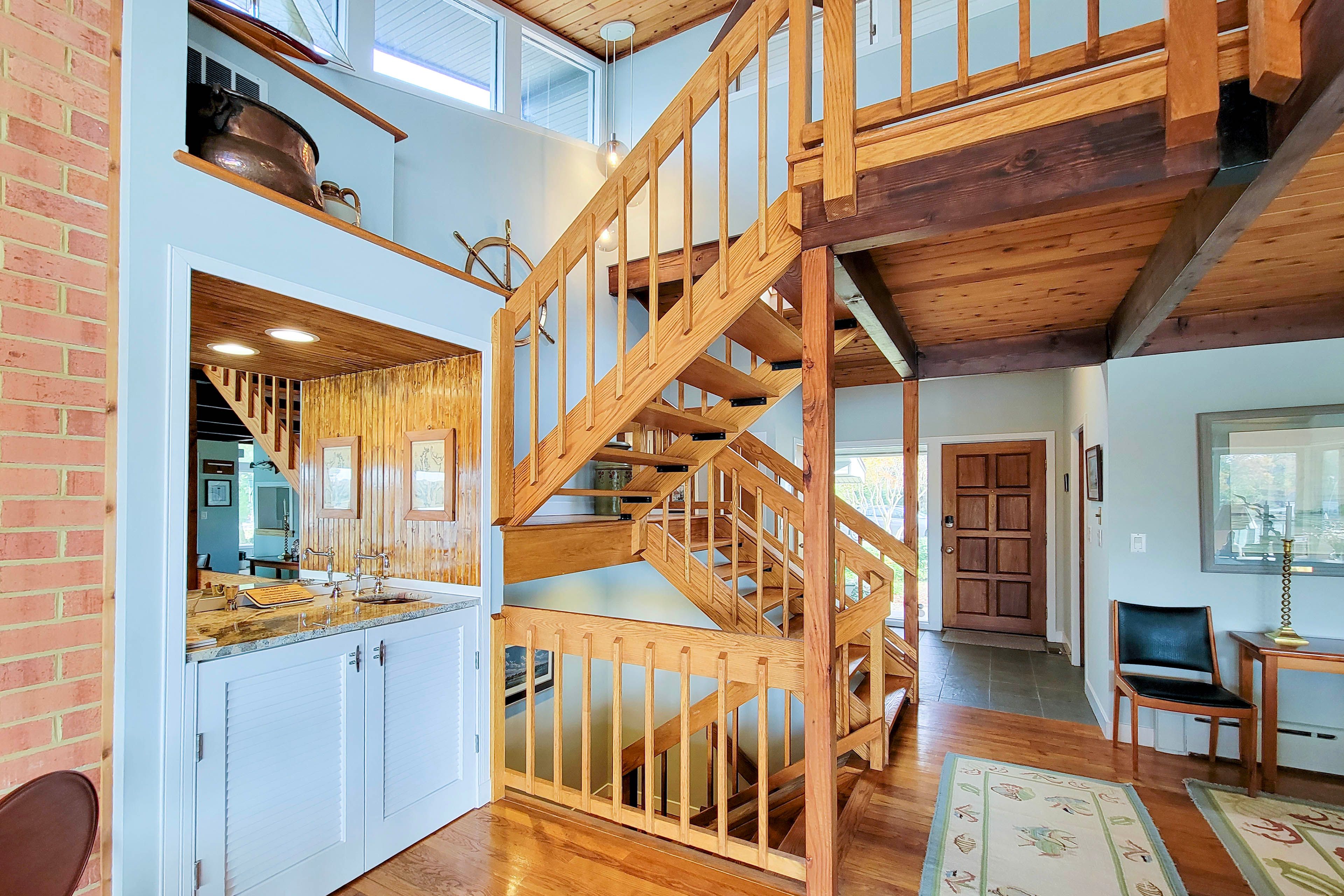 Granite Wet Bar | 1st Floor