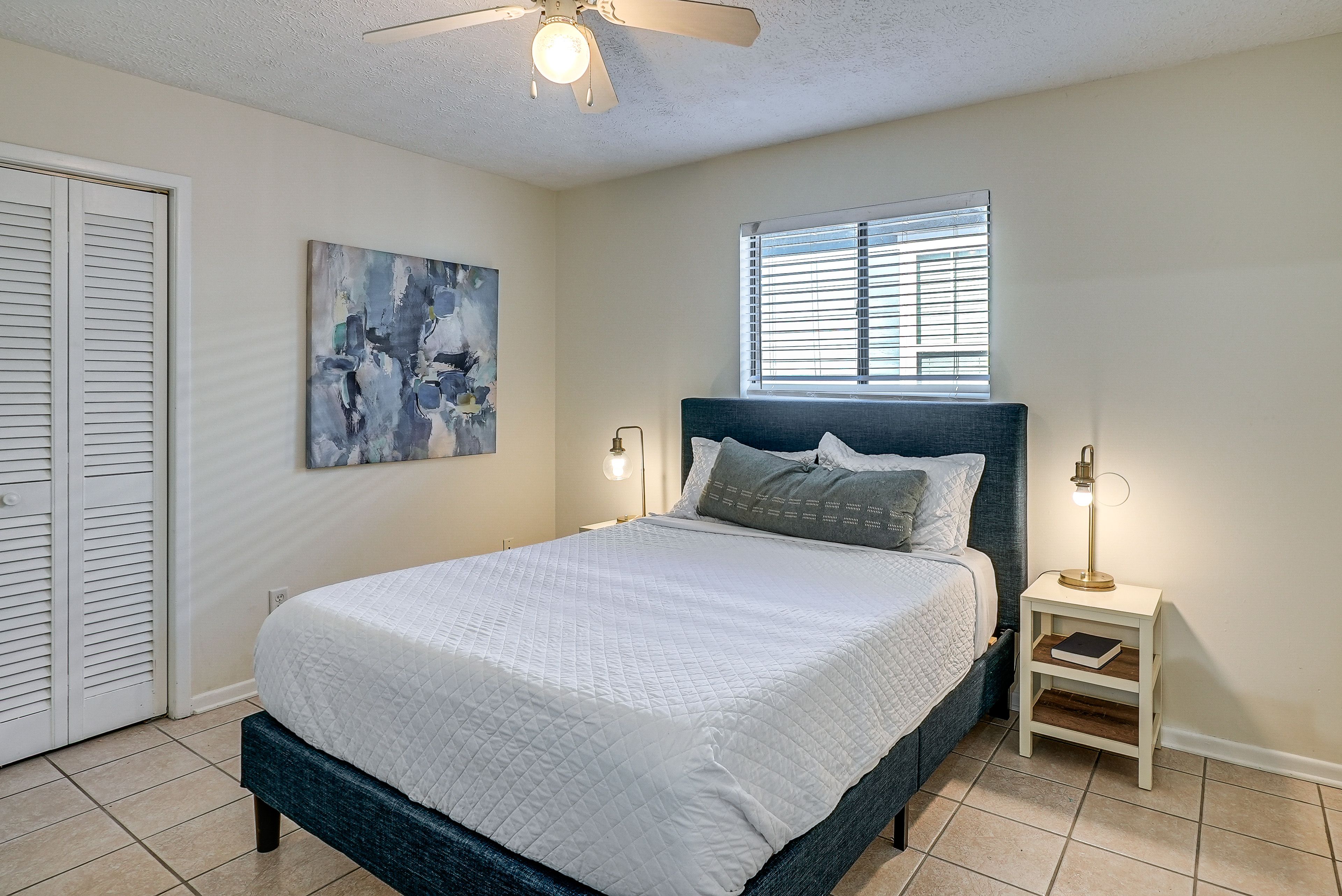 Bedroom 2 | Queen Bed