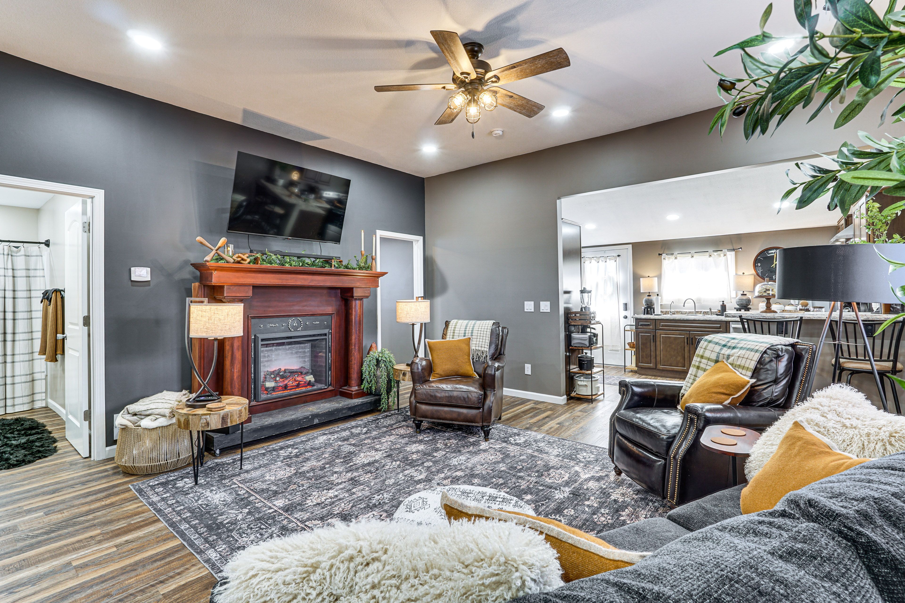 Sedalia Vacation Rental | 2BR | 2BA | 970 Sq Ft