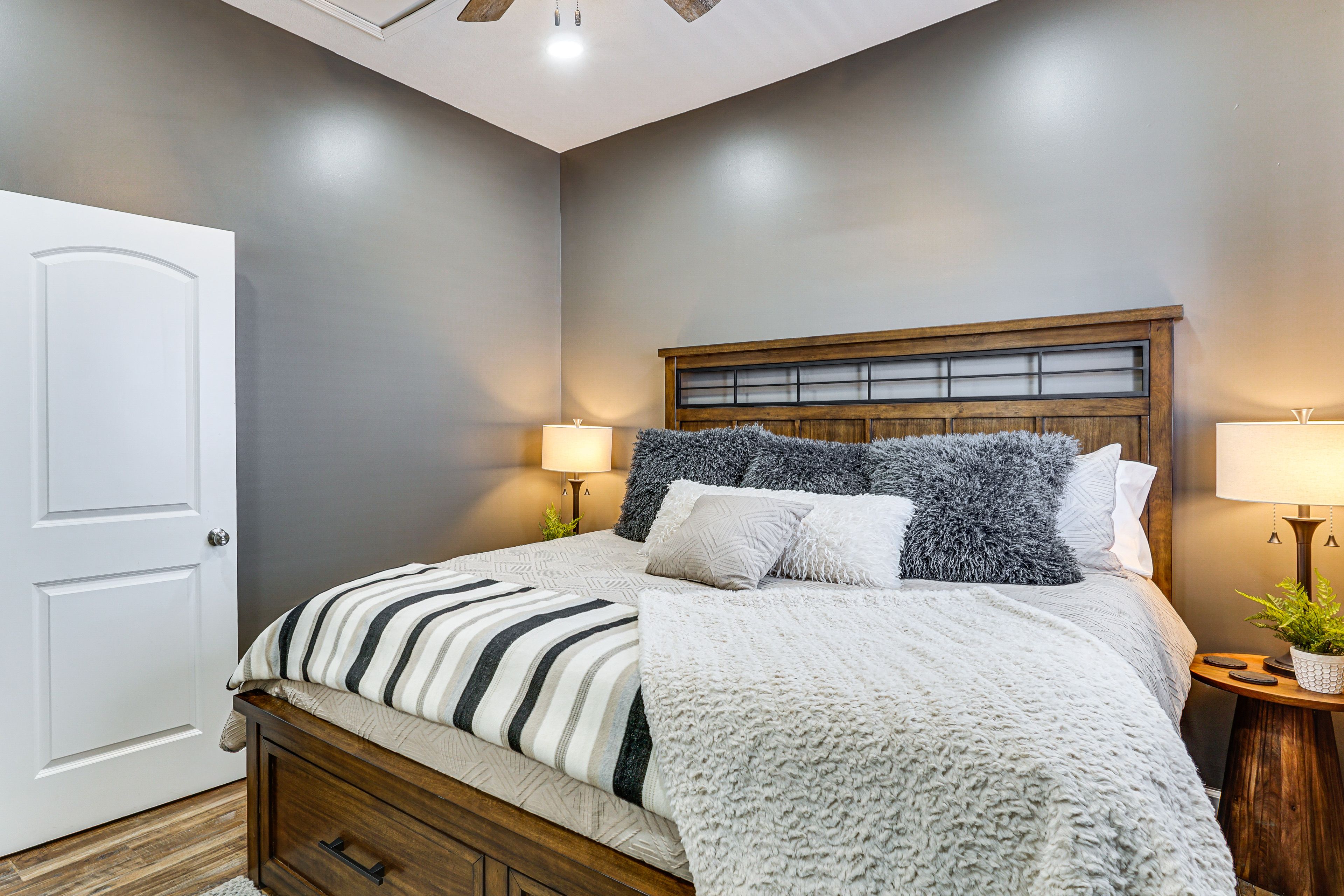 Bedroom 1 | King Bed | Linens Provided