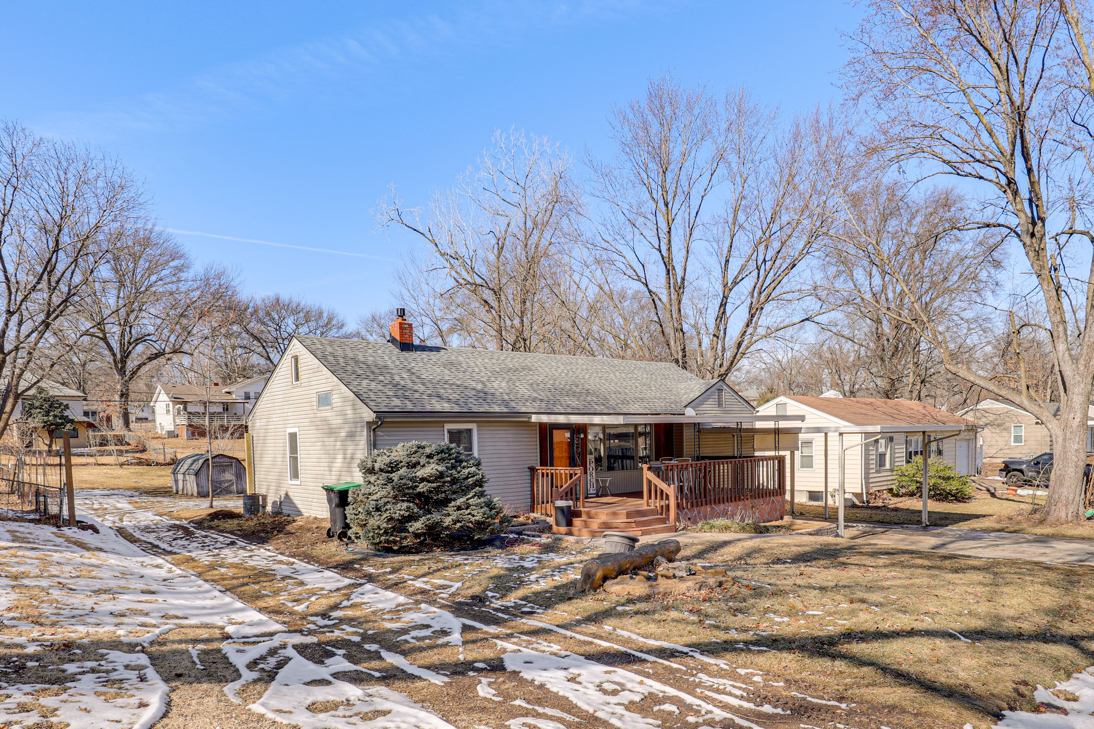 Parking | Driveway (6 Vehicles)